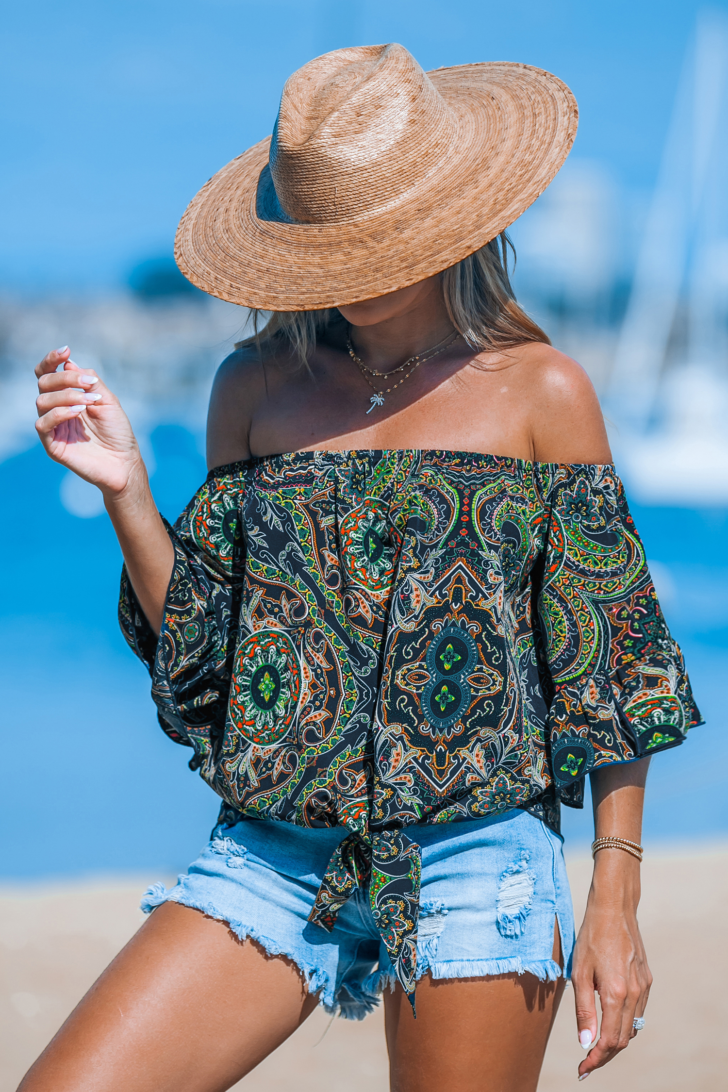 Blouse avec taille à nouer et épaules dénudées paisley