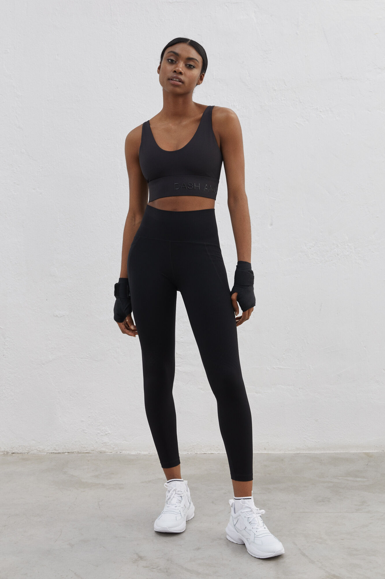 Sutiã esportivo preto com elasticidade 4D
