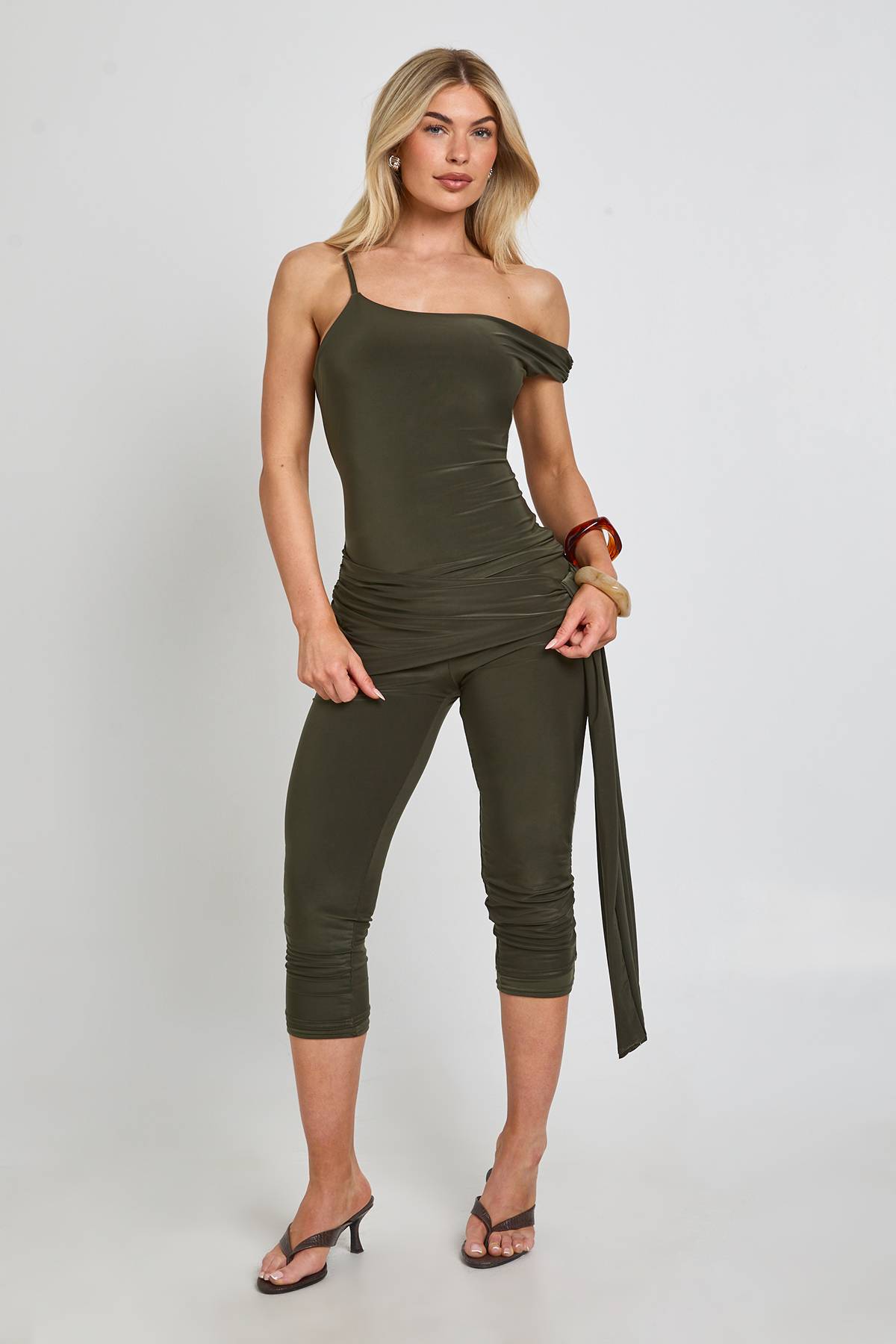 boohoo Combinaison Pantacourt Asymétrique Près Du Corps