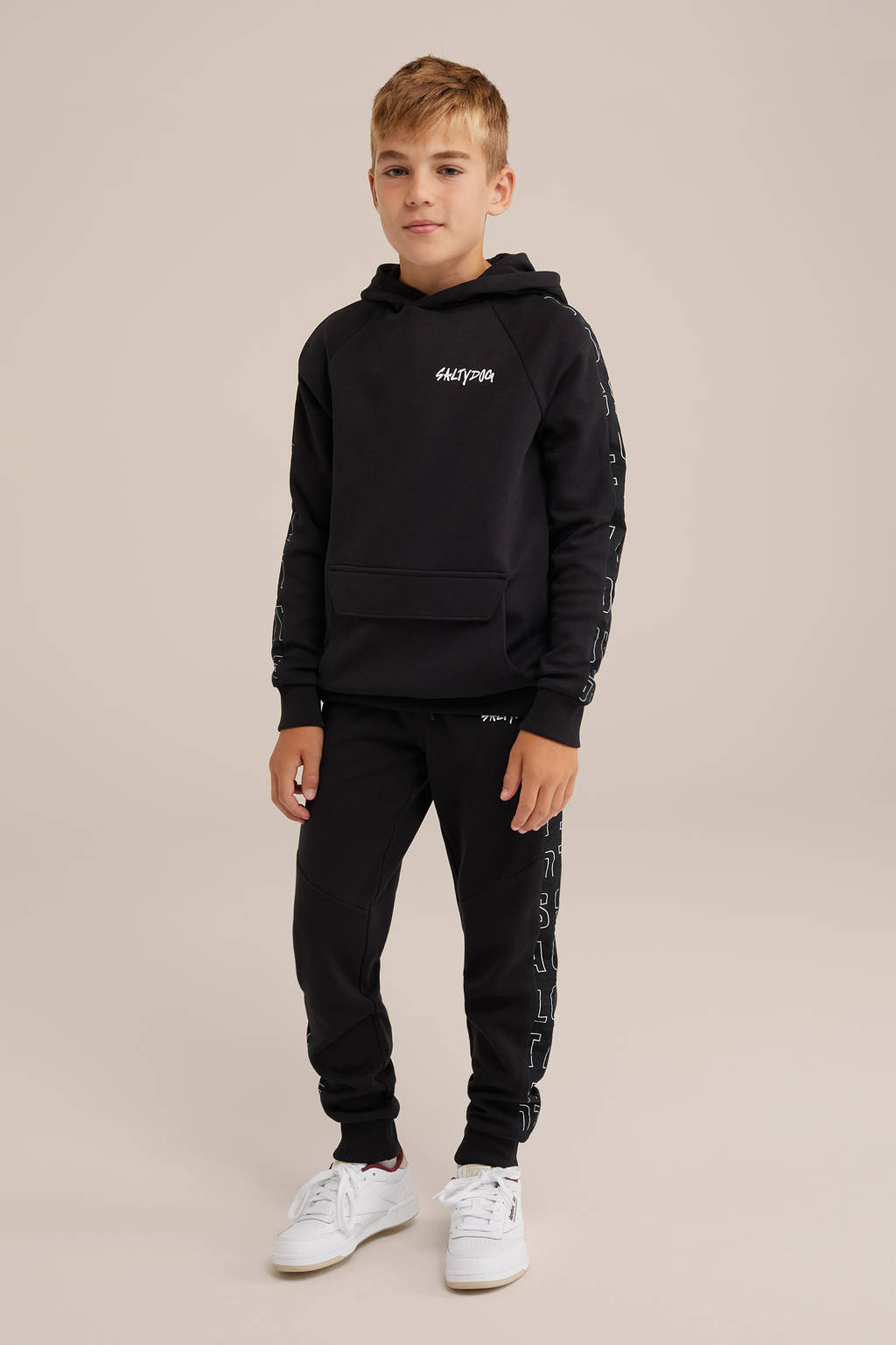 WE Fashion sweater