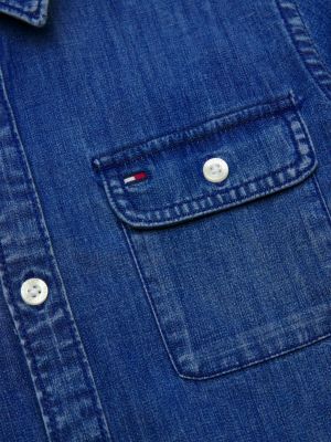 Camisa jeans básica de corte regular com bolso no peito