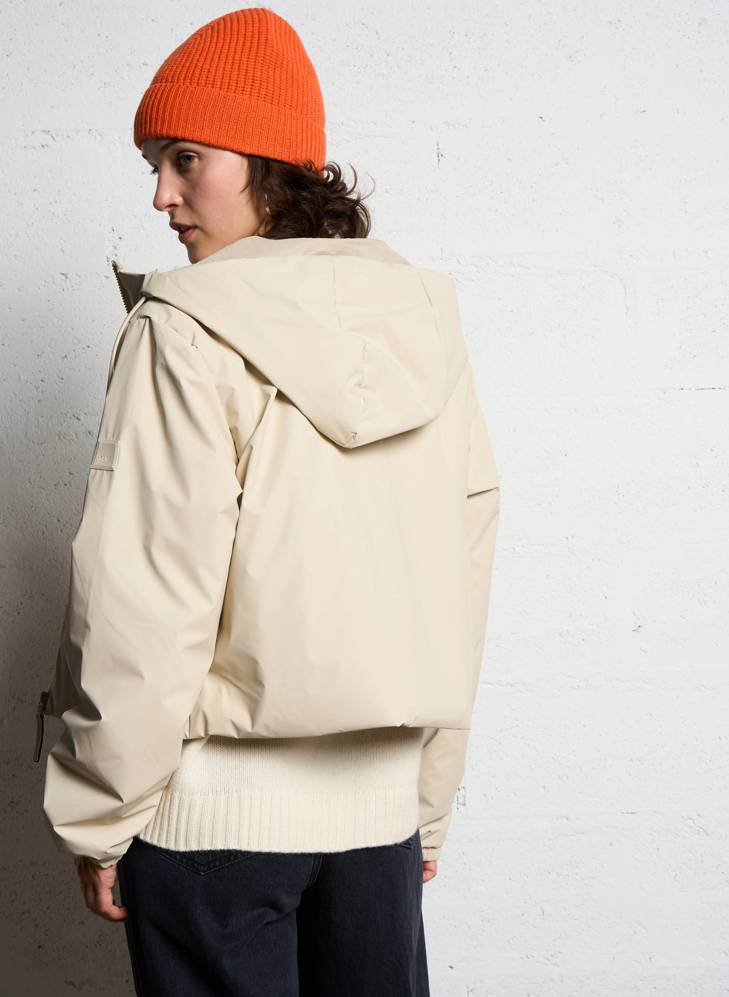 Imperméable court droit col montant à capuche | Beige