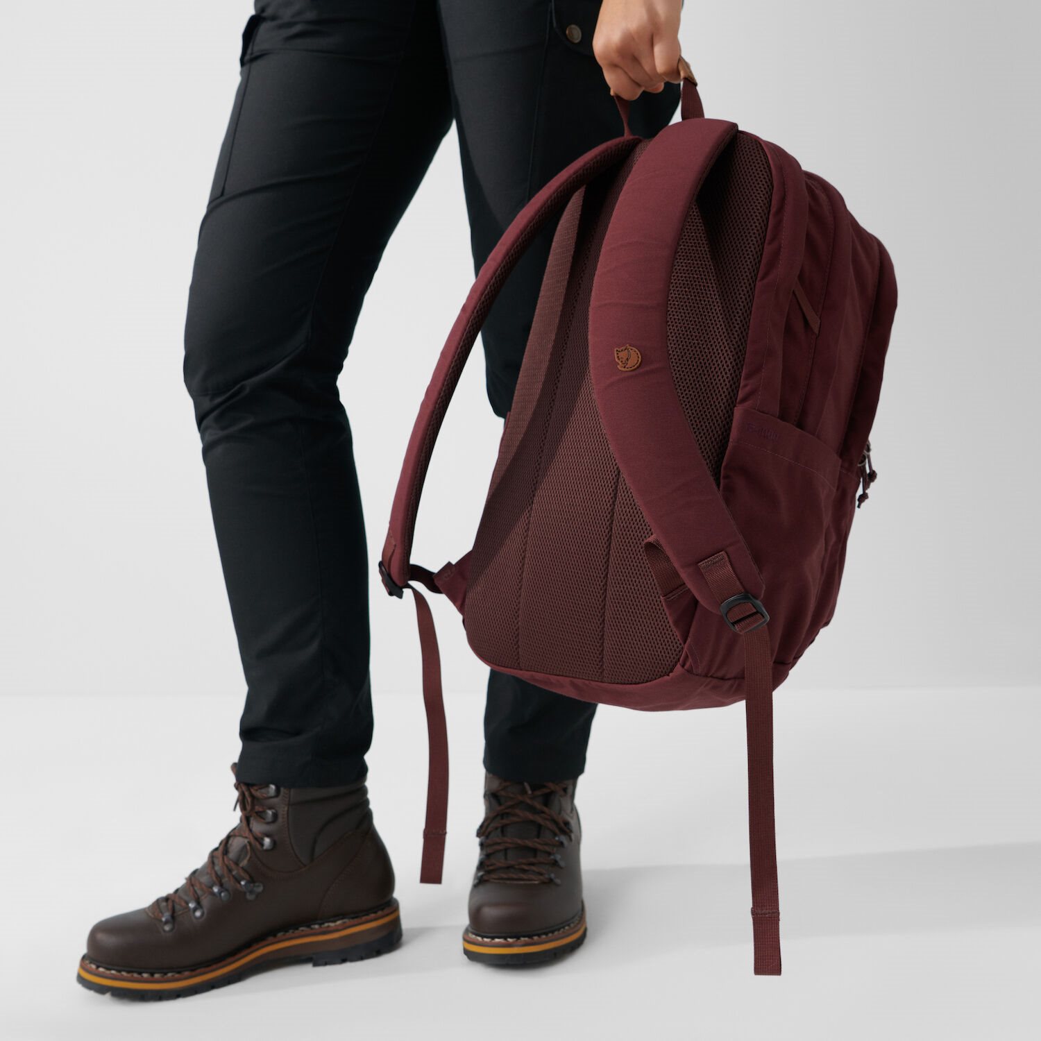 Fjallraven Raven 28 deep patina