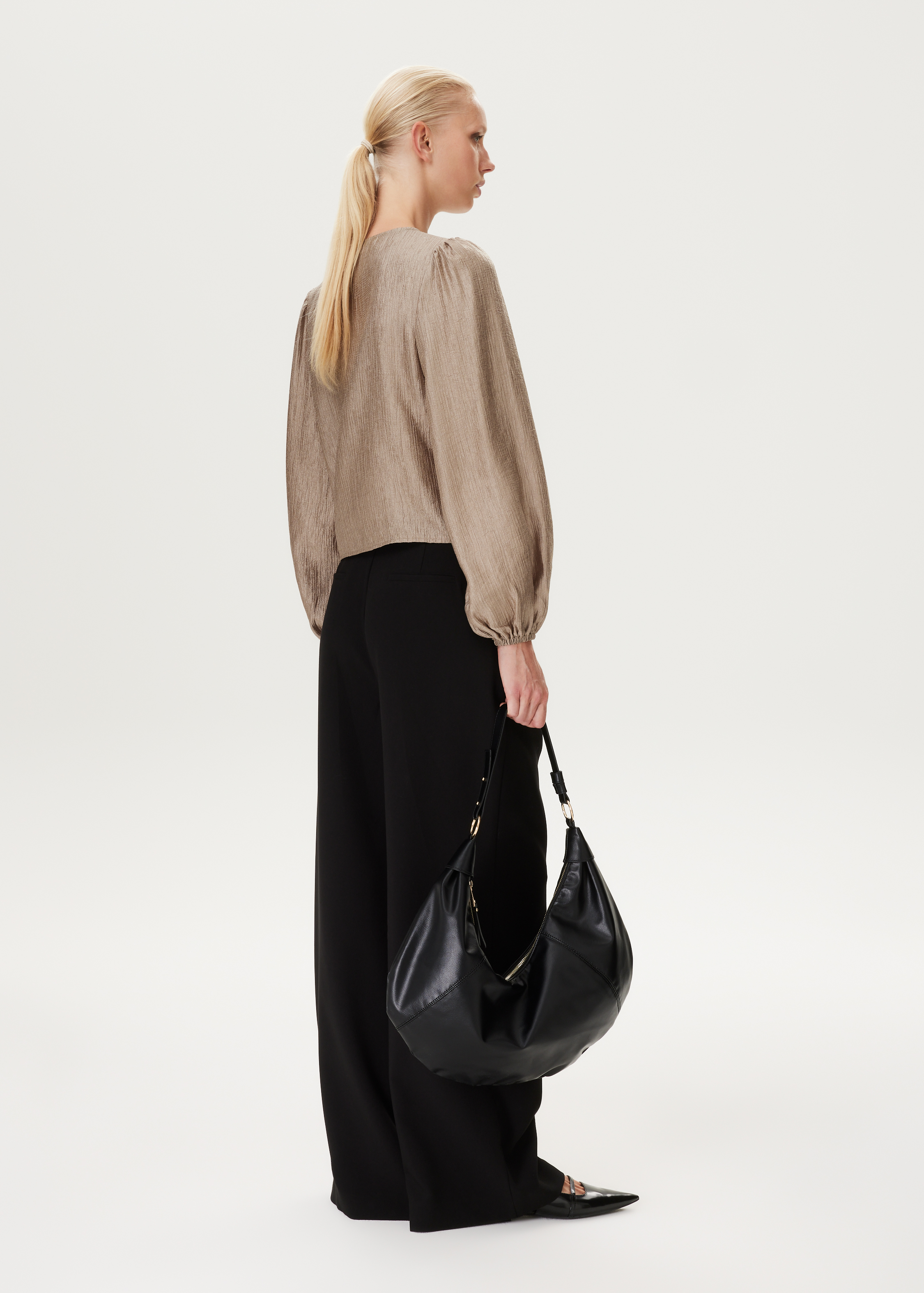 Glanzende blouse met ballon mouwen