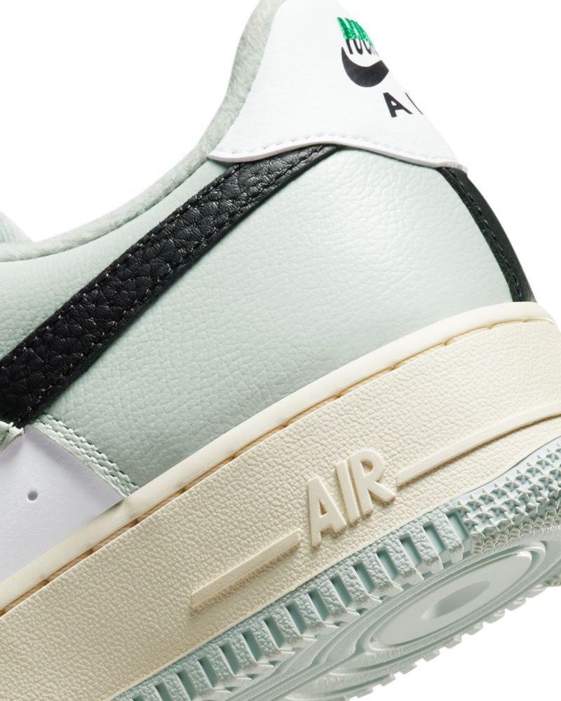 Chaussures Nike Air Force 1 '07 LV8 Gris & Blanc pour homme