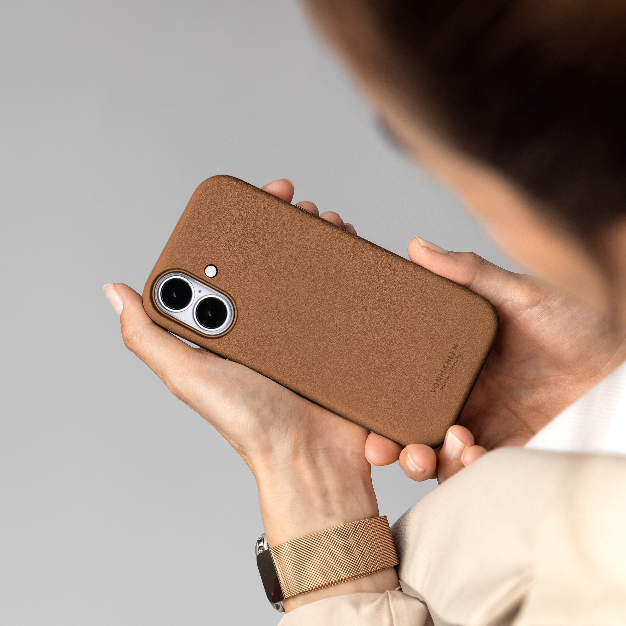 iPhone 17 Pro MagSafe Schutzhülle Like Leather Case aus Recycelten Materialien (ELC00022) - Braun