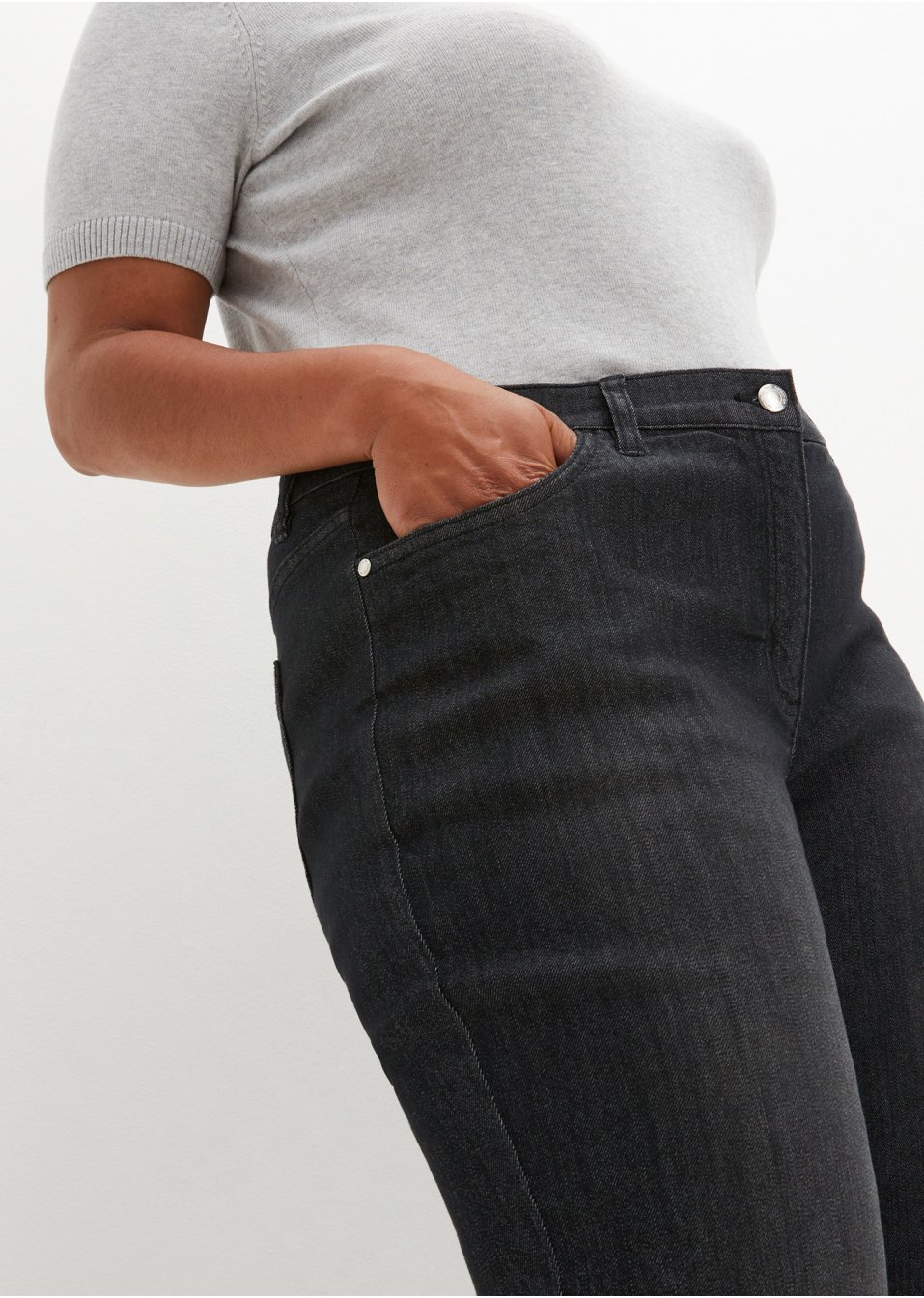 Jean 7/8 extensible avec détails brillants