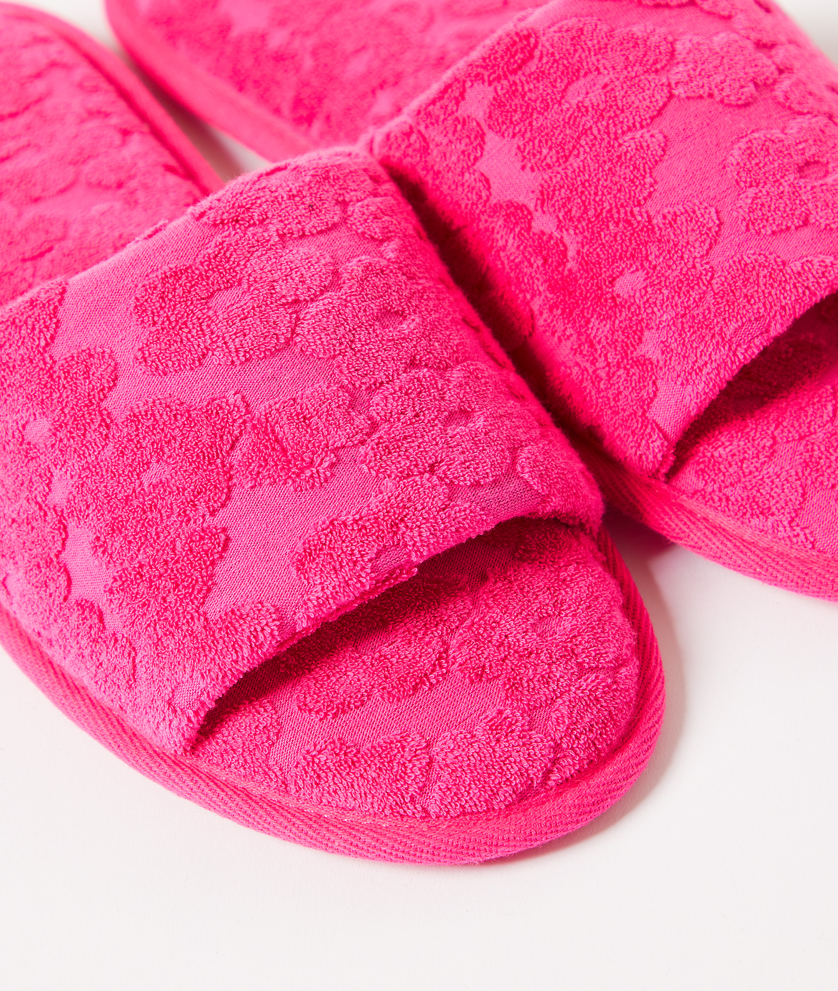 Chaussons mules ouvertes