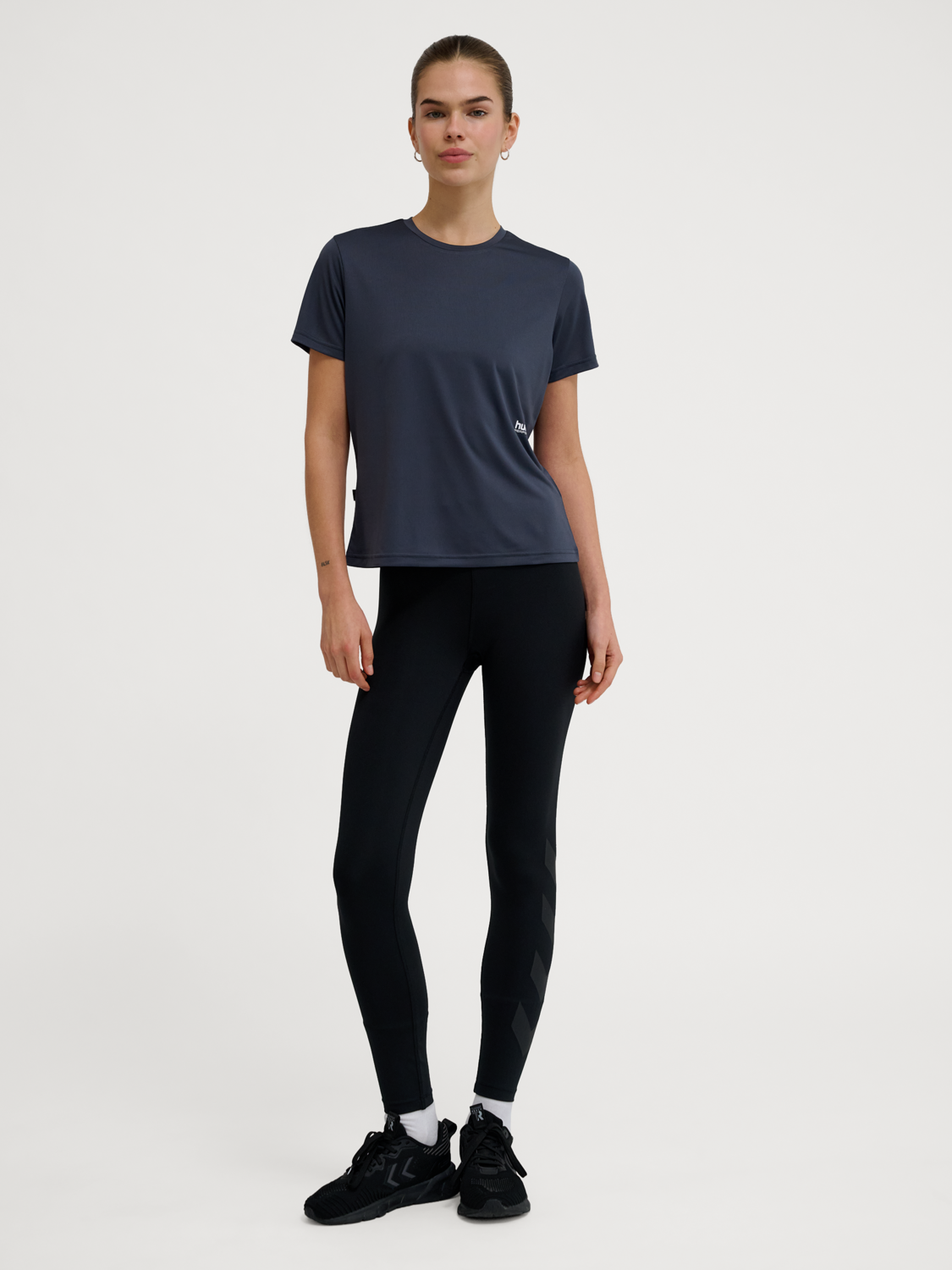 hmlPULSE WORKOUT W T-SHIRT S/S