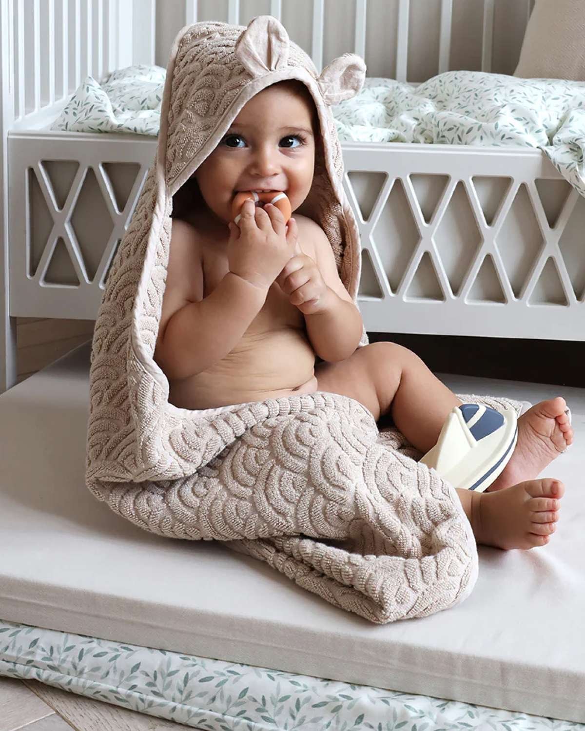 Badehåndkle Baby m/ Hette | 80×80 cm – 100% Øko Bomull