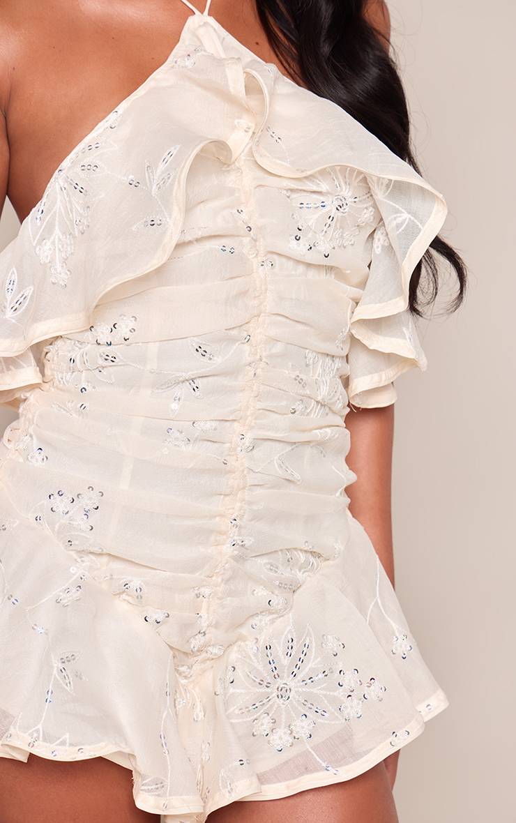 Crème Combinaison Courte À Col Halter Avec Volants Et Broderies De Sequins