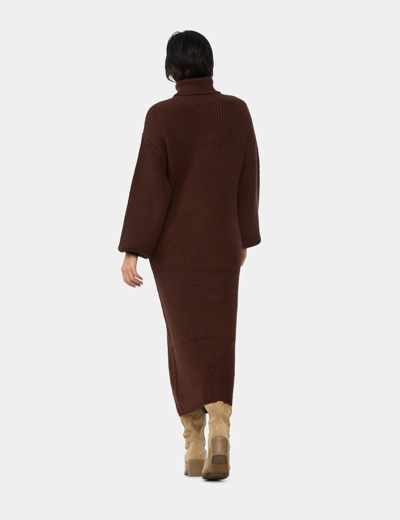 Longue robe d'hiver maille côtelée, marron foncé