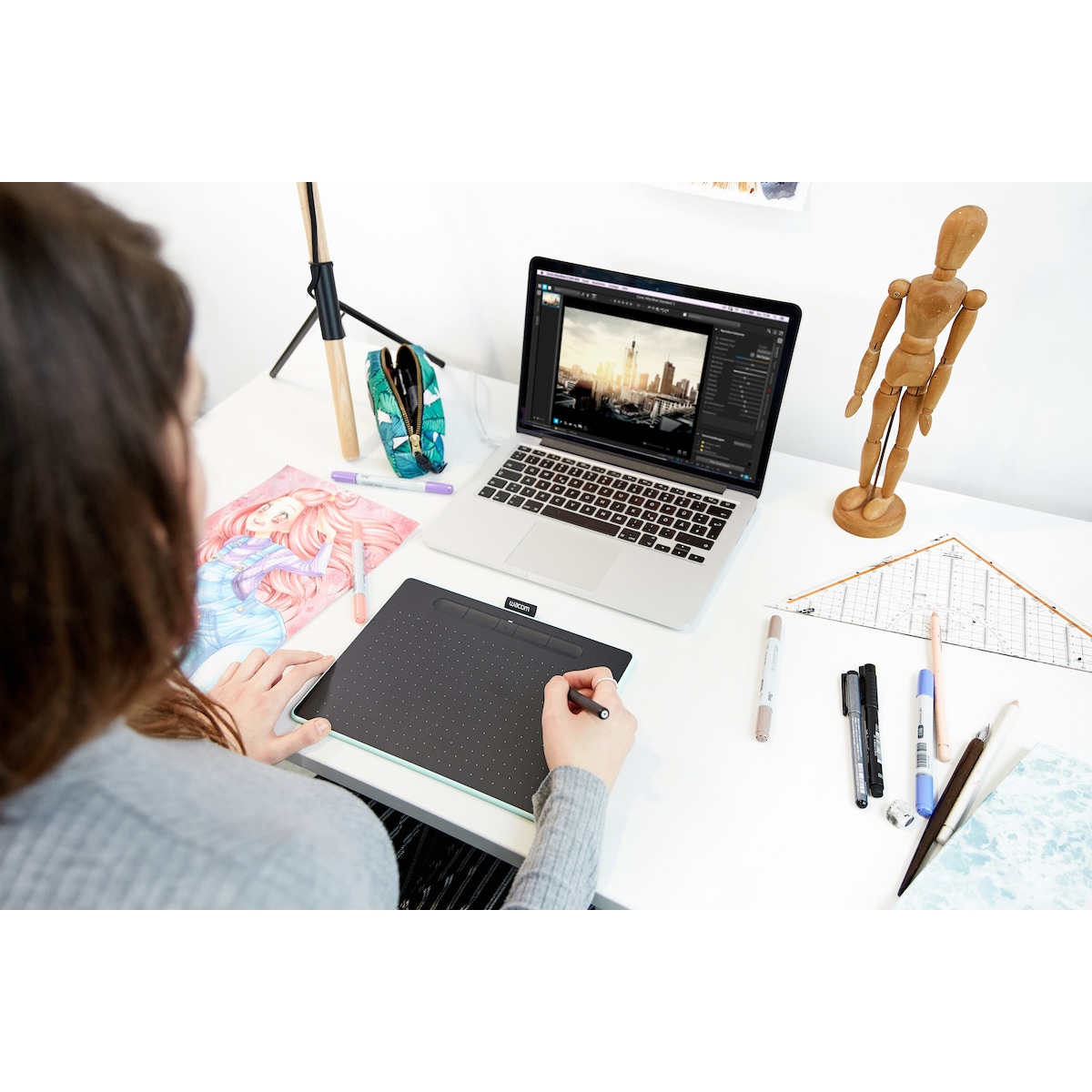 Wacom Intuos M Bluetooth tegneplate (pistasj)