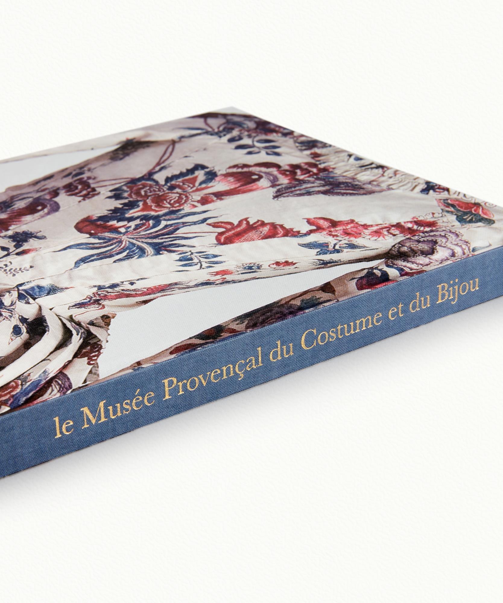 Musée Provençal du Costume et du Bijou  Version anglaise - 224 pages