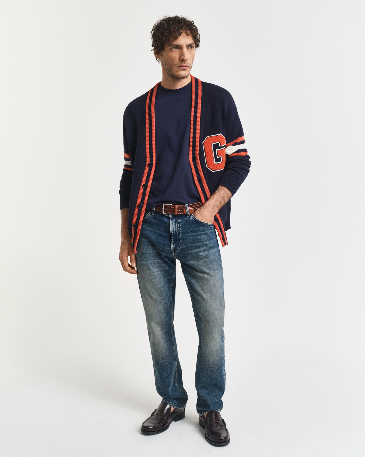 Gant T-Shirt »REG SHIELD SS T-SHIRT«, mit Logostickerei auf der Brust