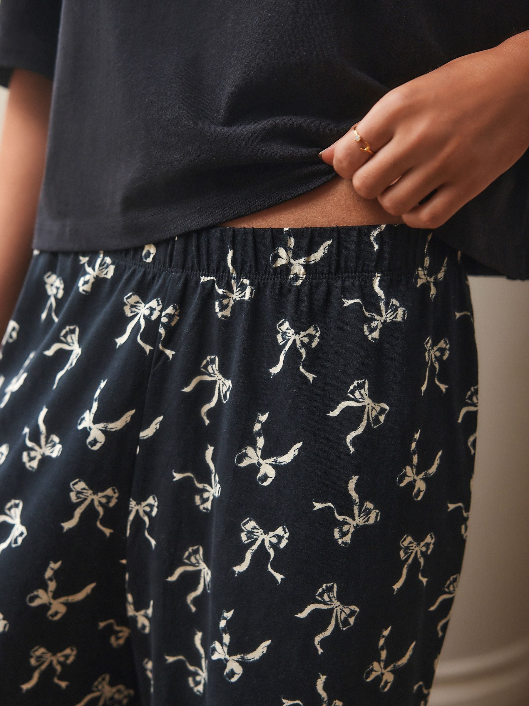 Zwart-witte strik - Katoenen pyjama met korte mouw