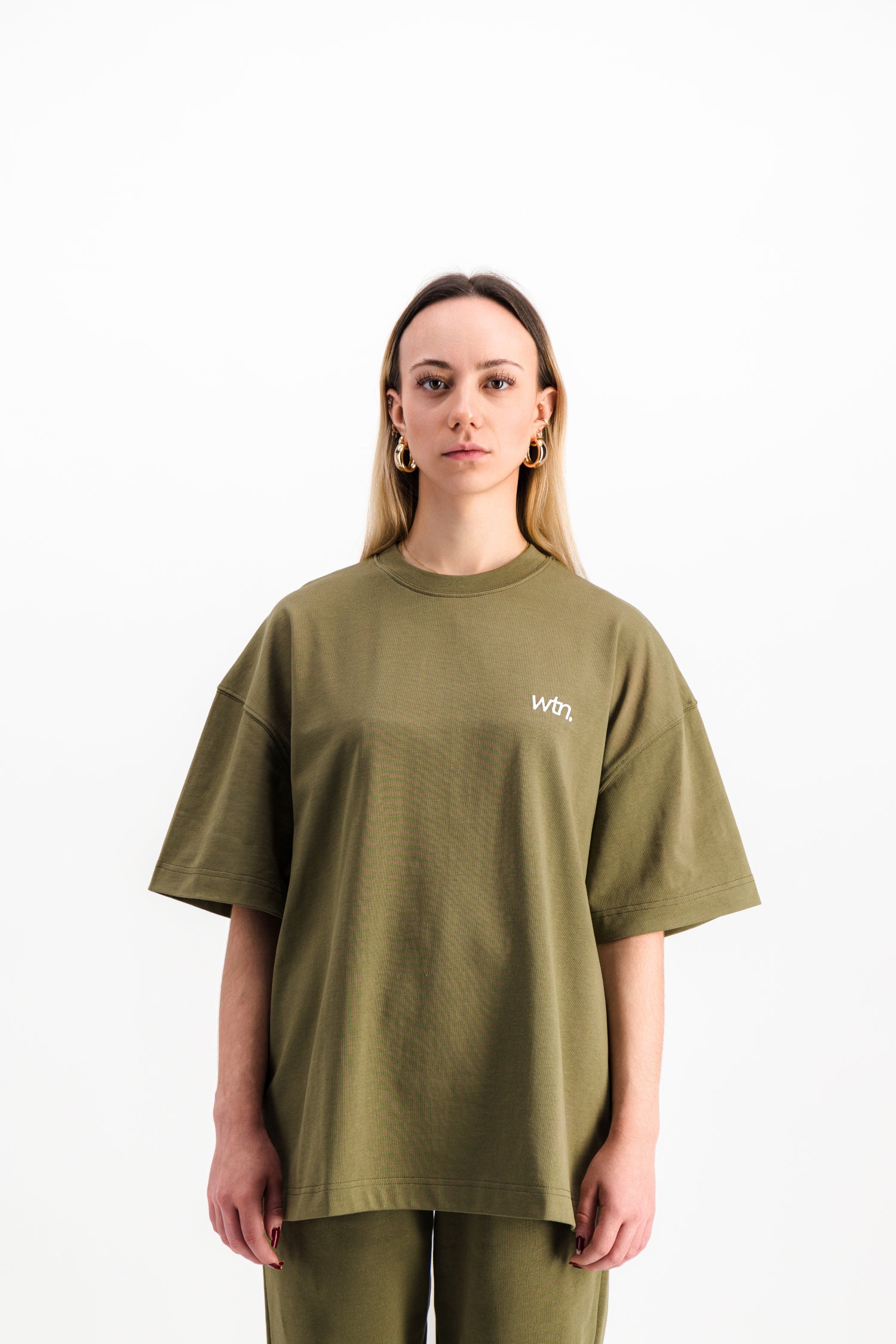 Wethenew T-Shirt L’Uniforme Olive (2023)