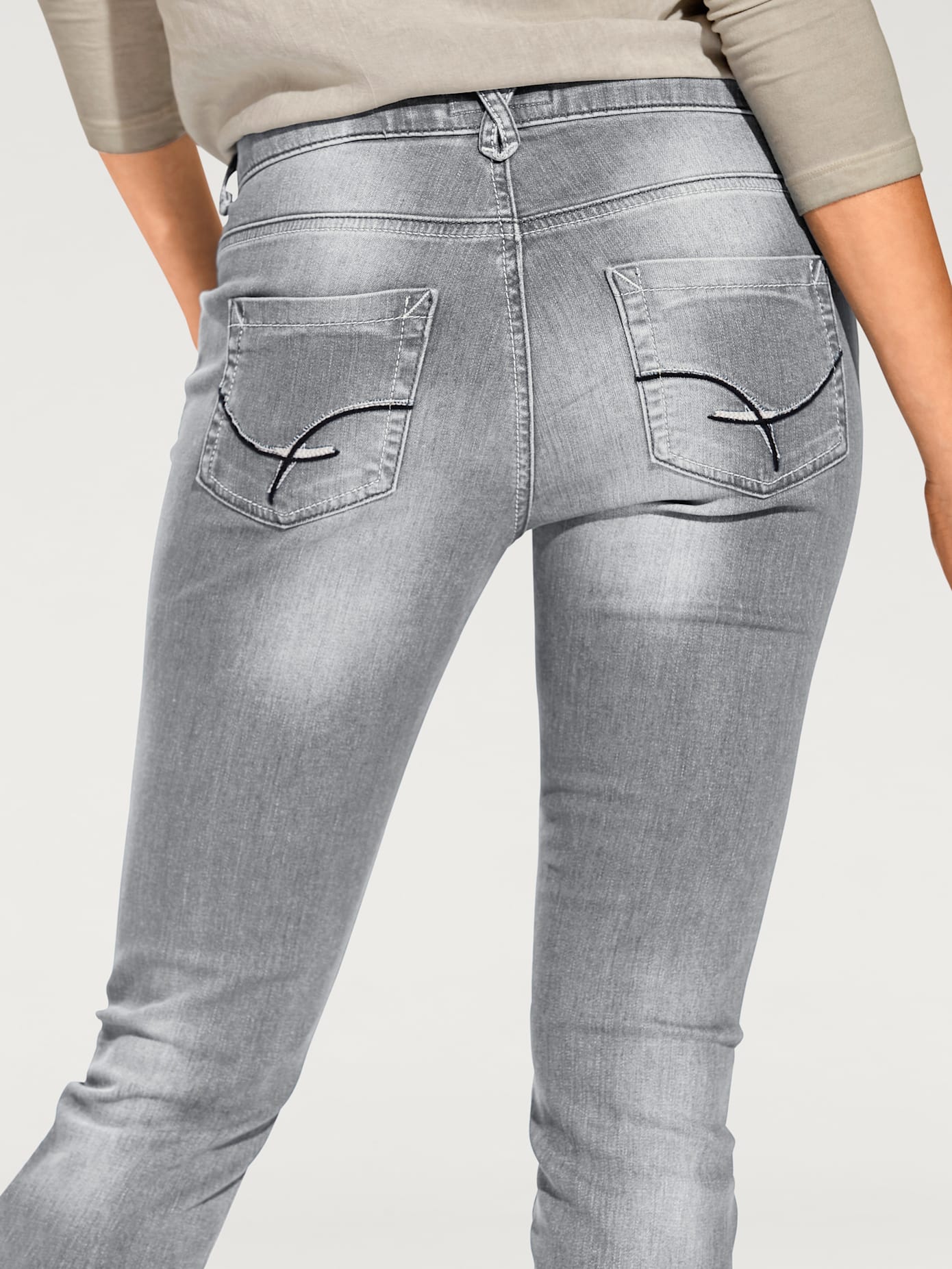 Jeans effet ventre plat coupe skinny tendance