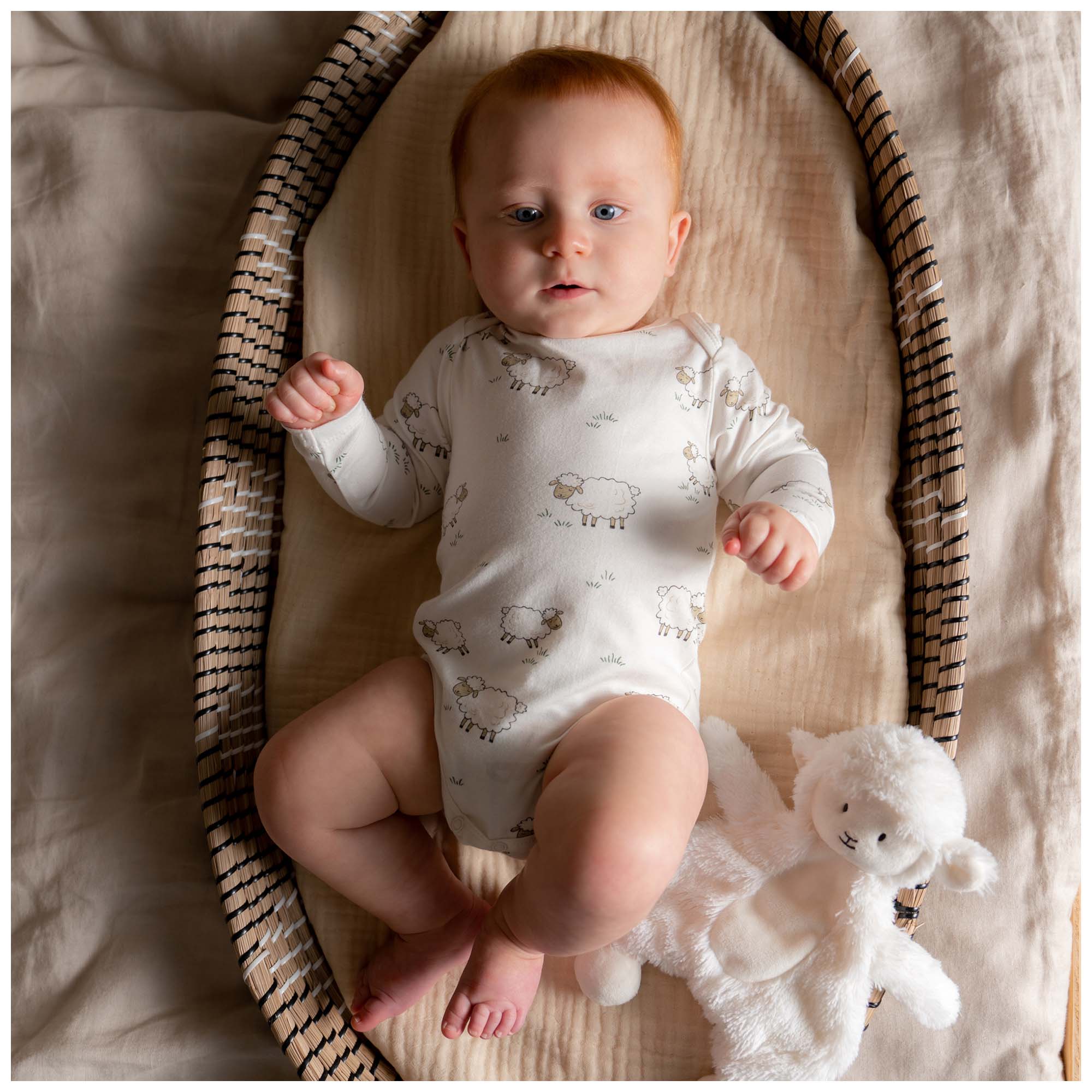 Prénatal romper Schapen lange mouwen all over print wit