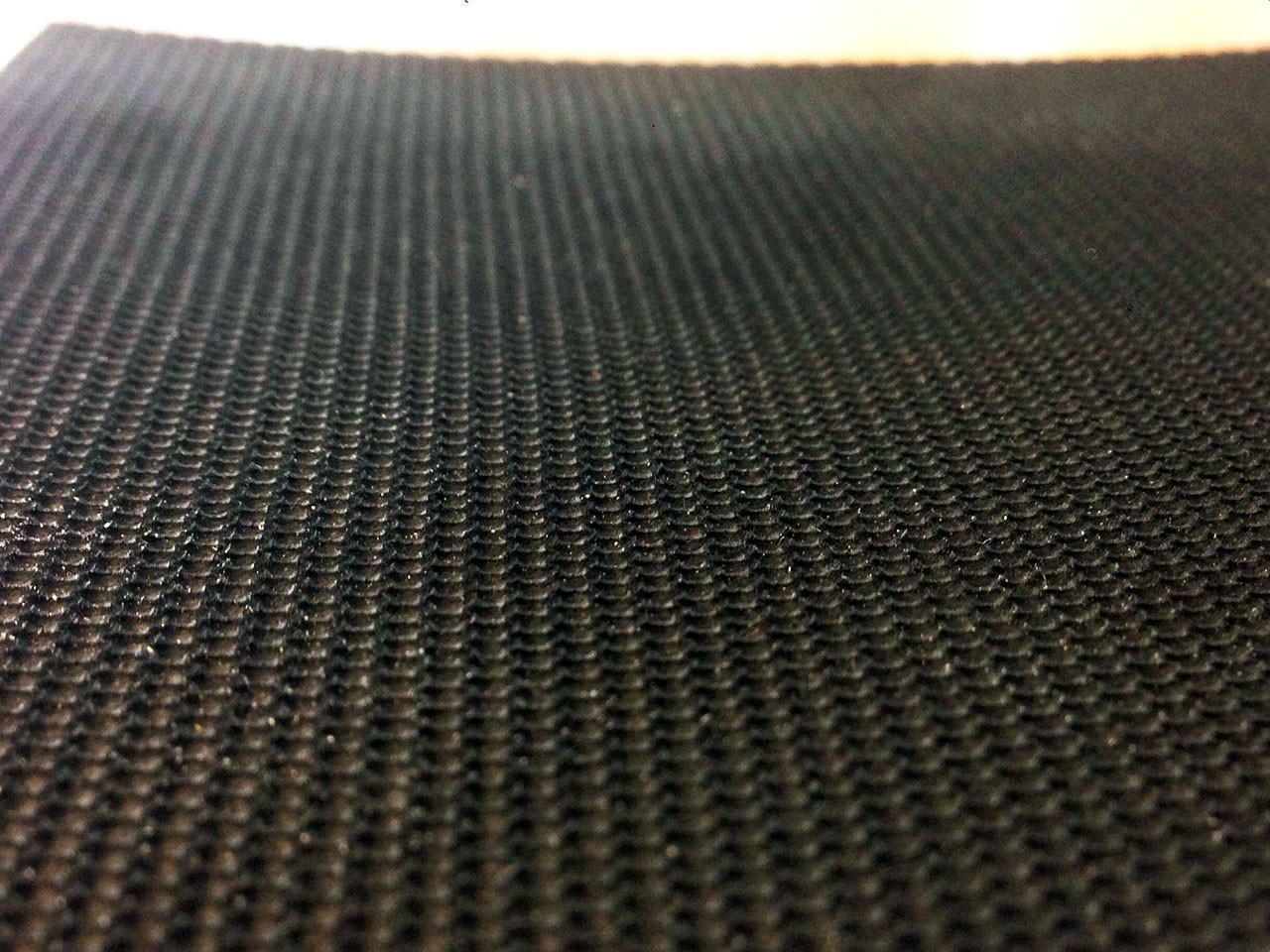 Tapis caoutchouc en rouleau sbr cobra 6mm - 2 couches - largeur 200 cm
