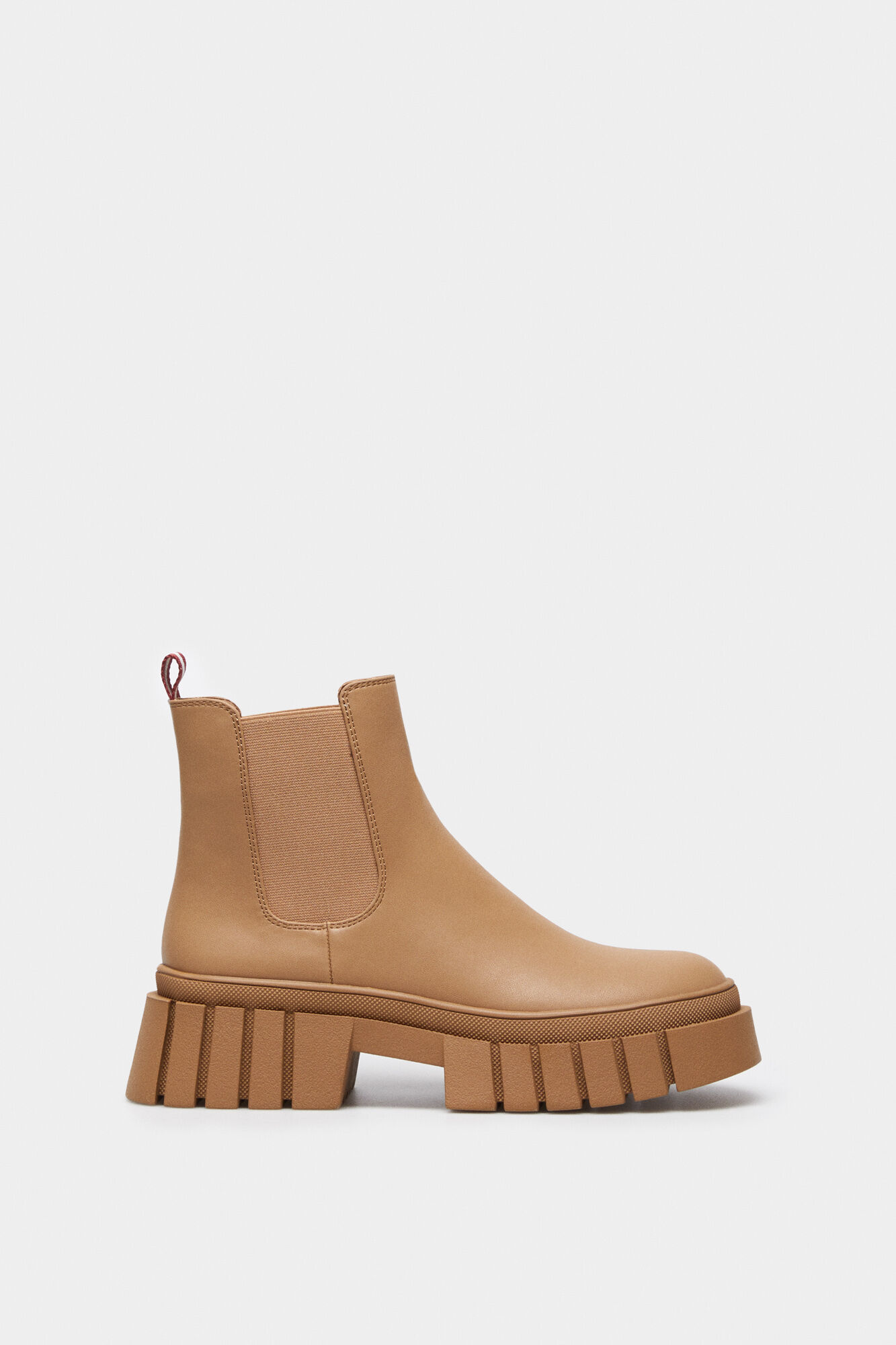 Bota Camel Track Sole