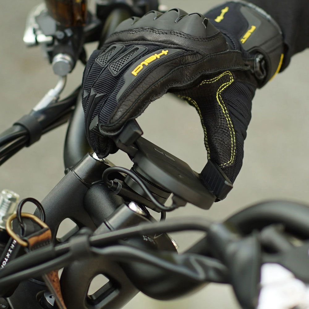 SP Connect Universal Charging Phone Clamp kaufen | Bike-Discount