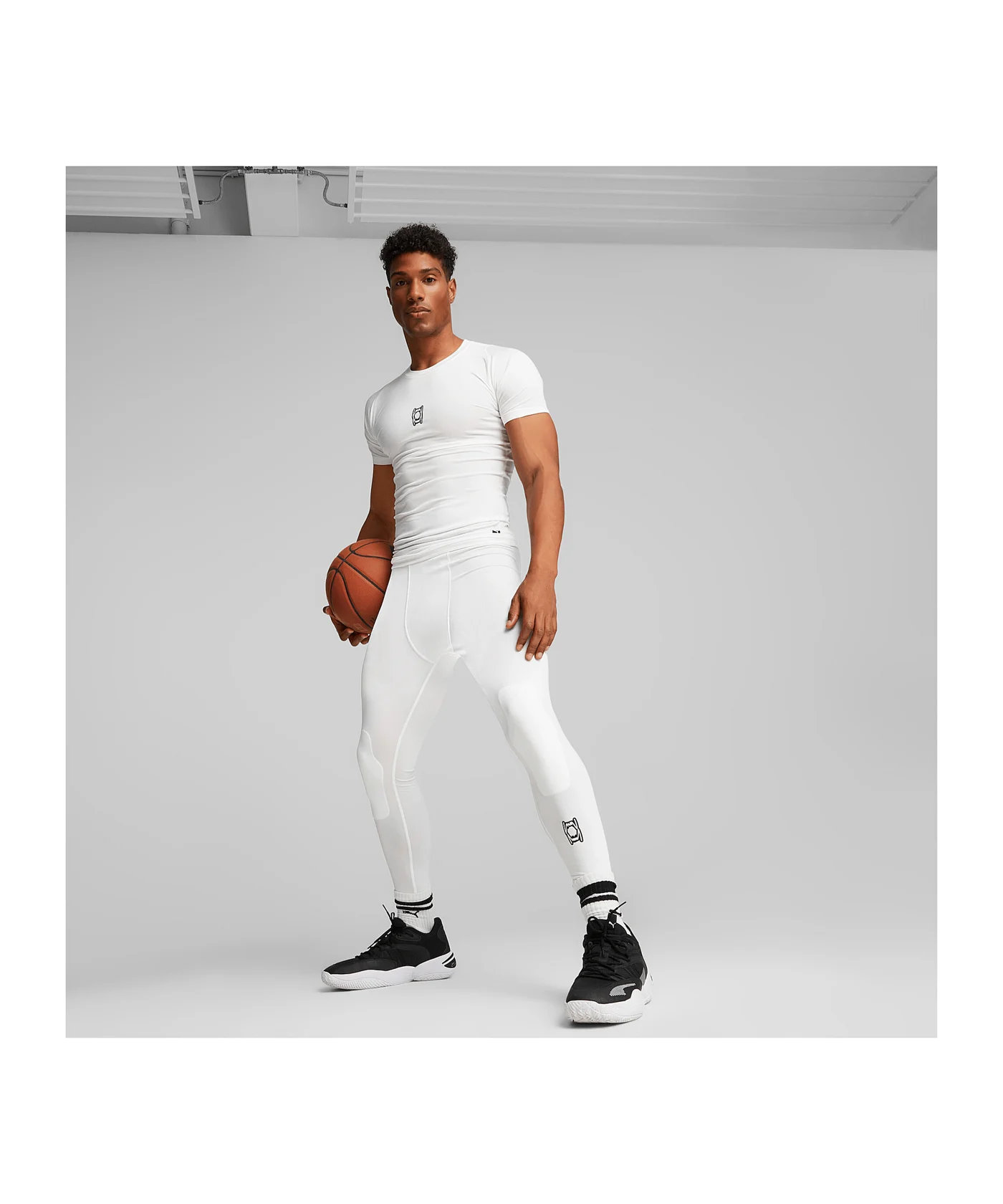 PUMA Hoops Team Full Tight Weiss F02