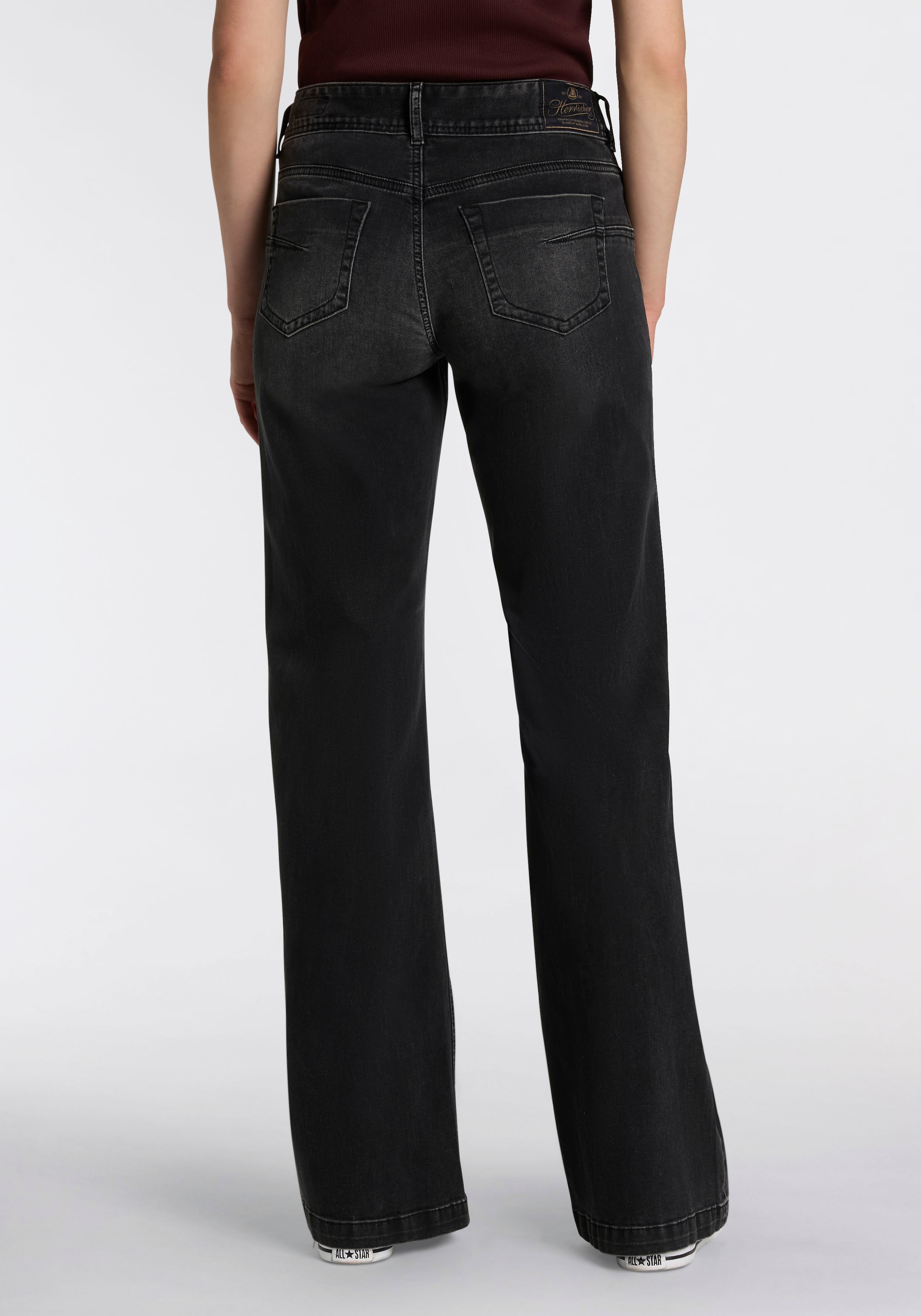 Herrlicher 5-Pocket-Jeans »Edna Denim Black Light«, Flared Fit mit Abnähern