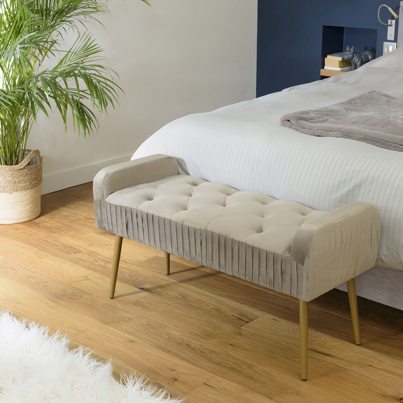 Macabane Banc de lit en velours Albane taupe - 103x40x53 cm