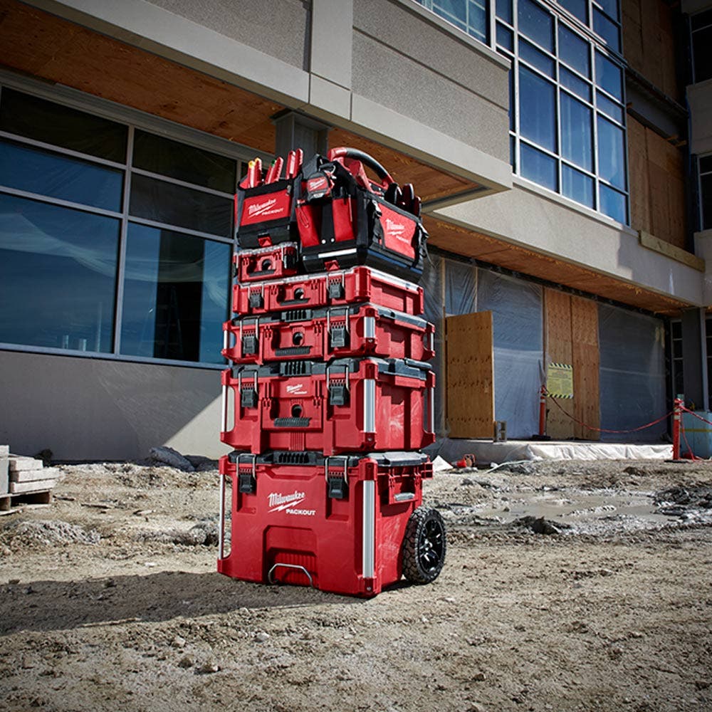 MILWAUKEE PACKOUT™ Rolling Tool Box 48228426