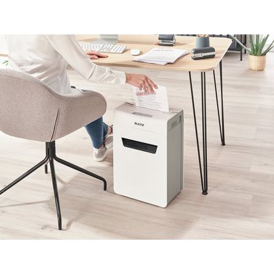 Leitz IQ Protect 6M - destructeur de documents coupe croisée - 6 feuilles - Corbeille 18 litres