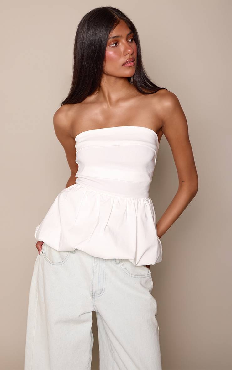 Crème Top Bandeau À Ourlet Bouffant En Tissu Tissé Extensible