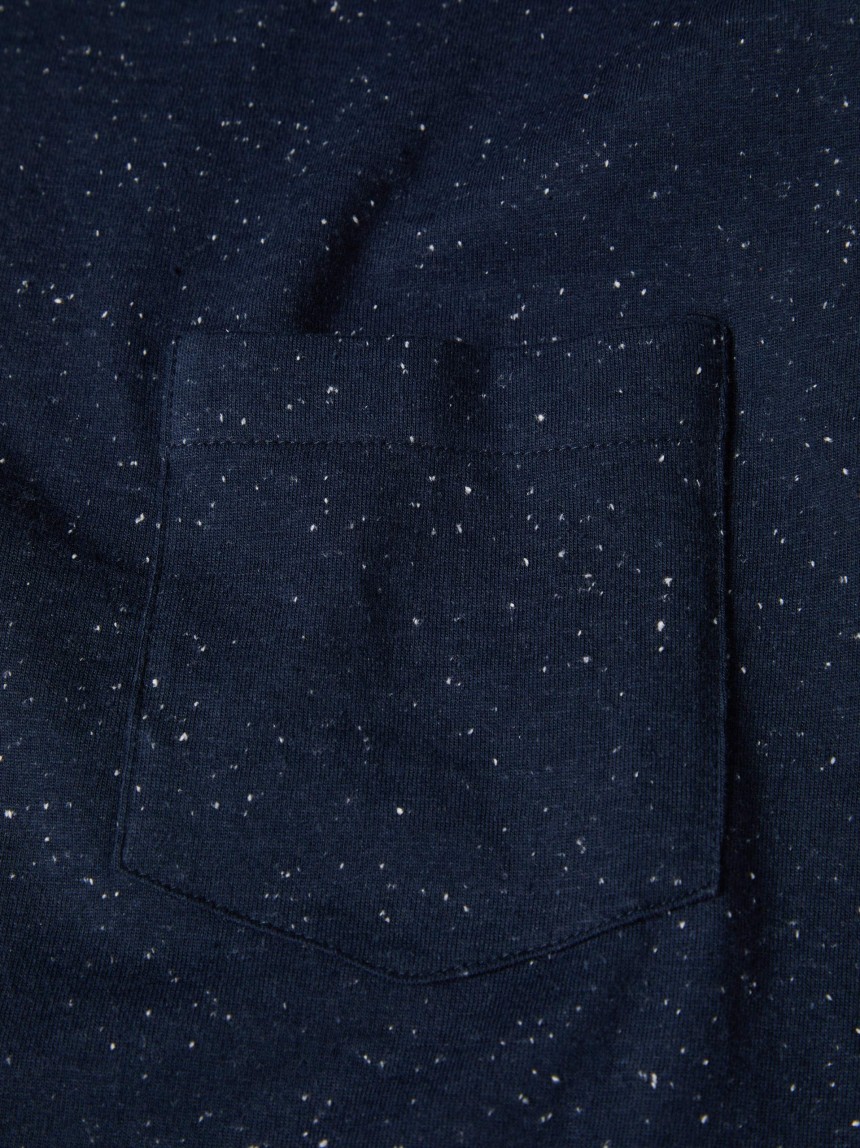 T-shirt em algodão com bolso