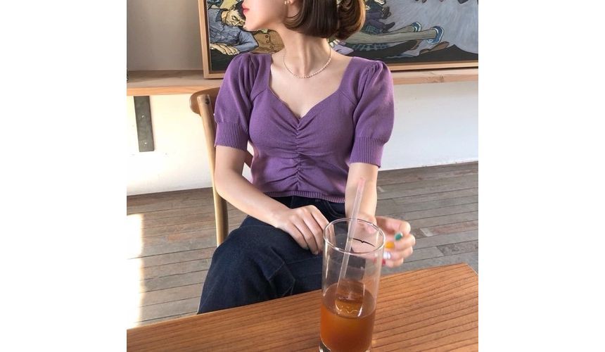 Tonni's - Korte mouwen V-hals effen crop top