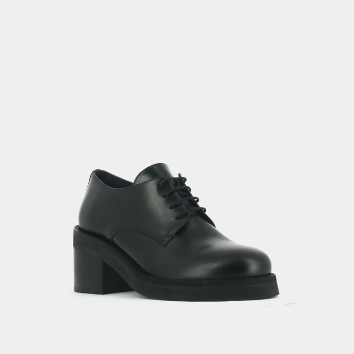 Derbies à talons et lacets  en cuir noir