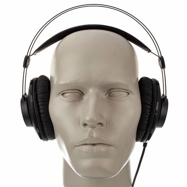 AKG K-52