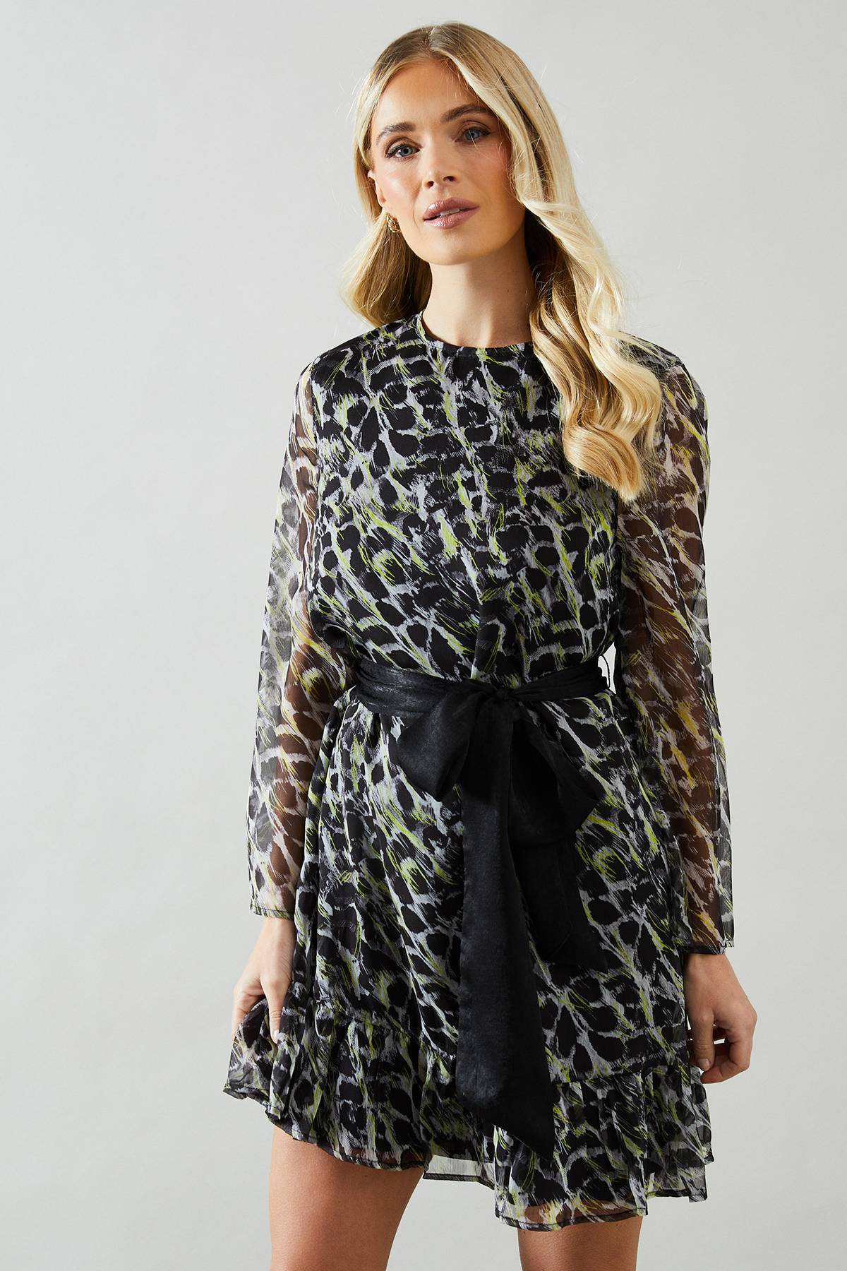 Wallis Robe Droite à Ceinture Contrastée Imprimé Animal Petite Taille