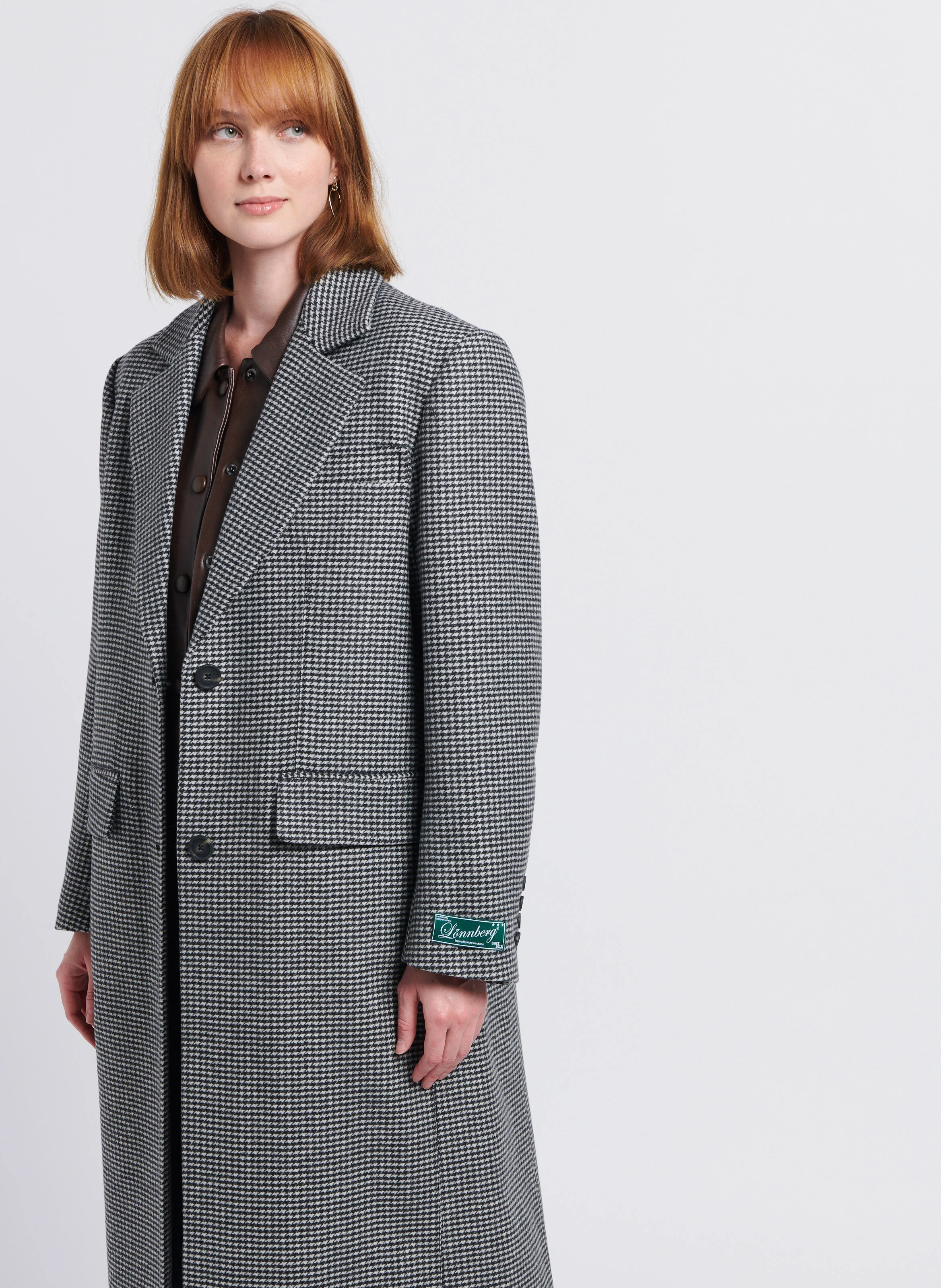 SHARIE - Manteau long col tailleur motif pied-de-poule en laine vierge mélangée| Gris
