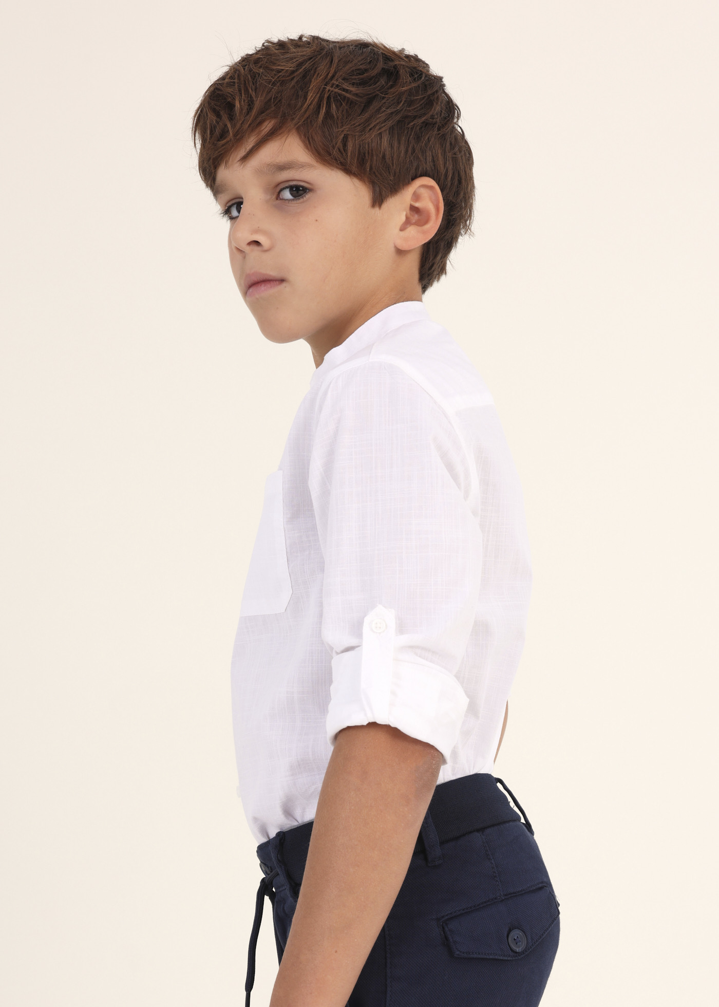 Camisa de algodão sustentável com gola mandarim para meninos