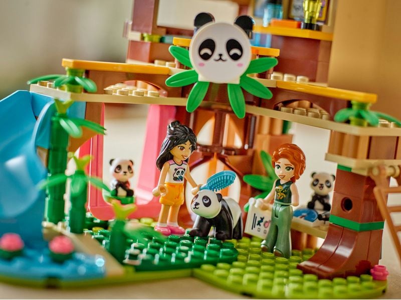 LEGO® Friends Panda-Pflegestation 42648 Bauset mit Spielzeugpanda