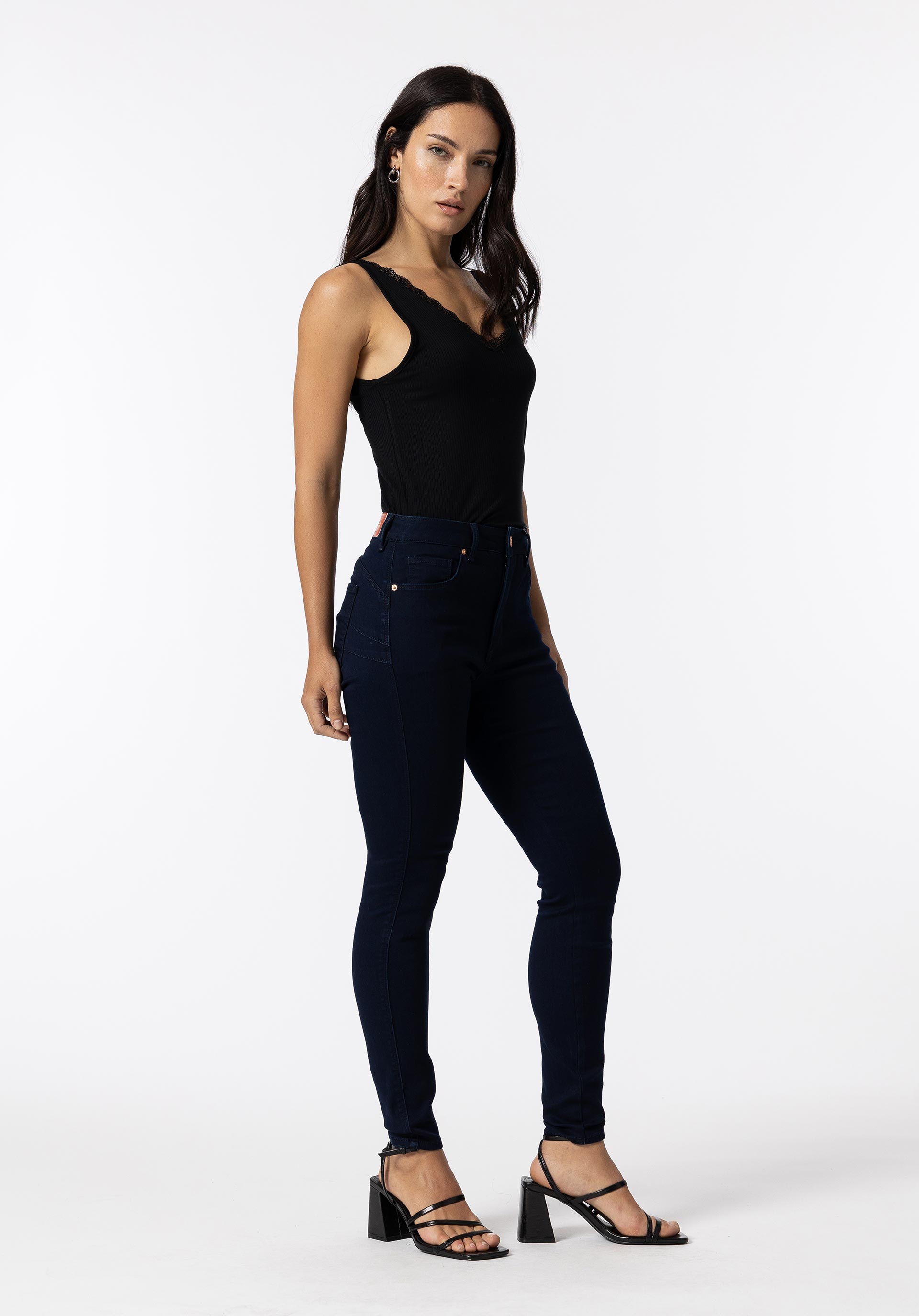 Jeans Push-up Skinny Cintura Alta
