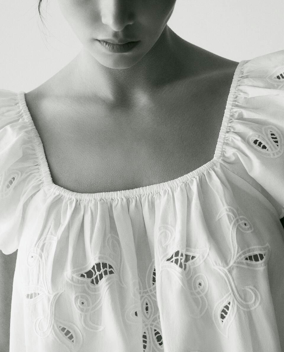 CAMISOLA BORDADA