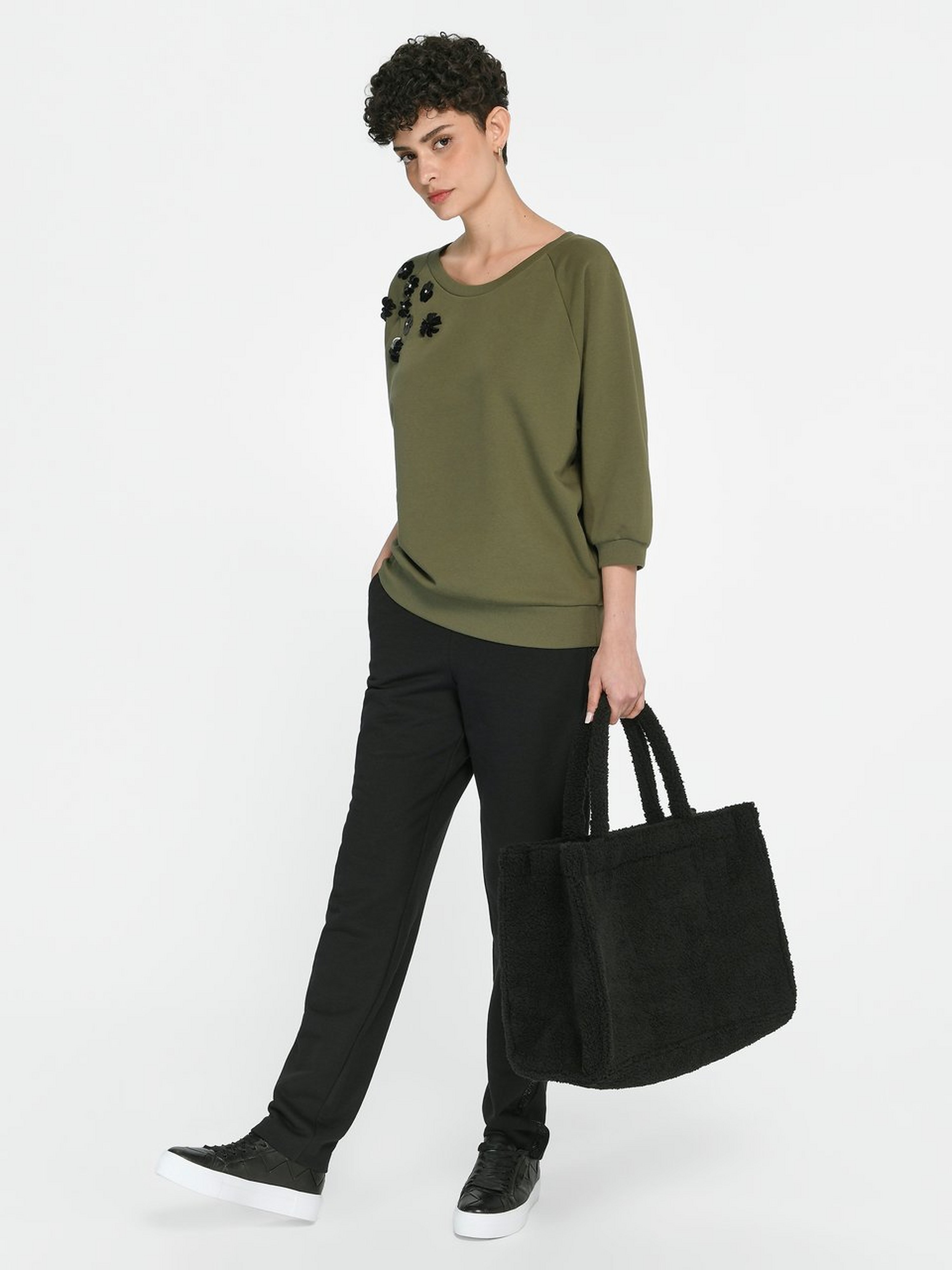Sweatshirt