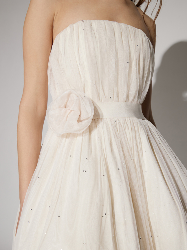 Robe ceinturée en tulle