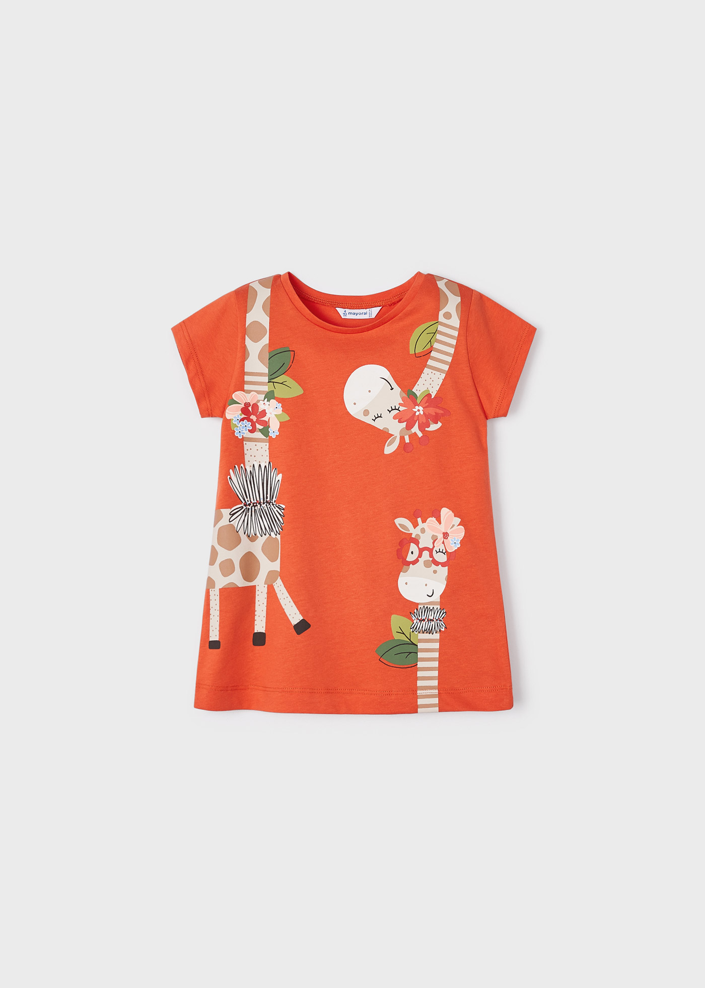 Camiseta feminina com estampa sustentável em algodão.