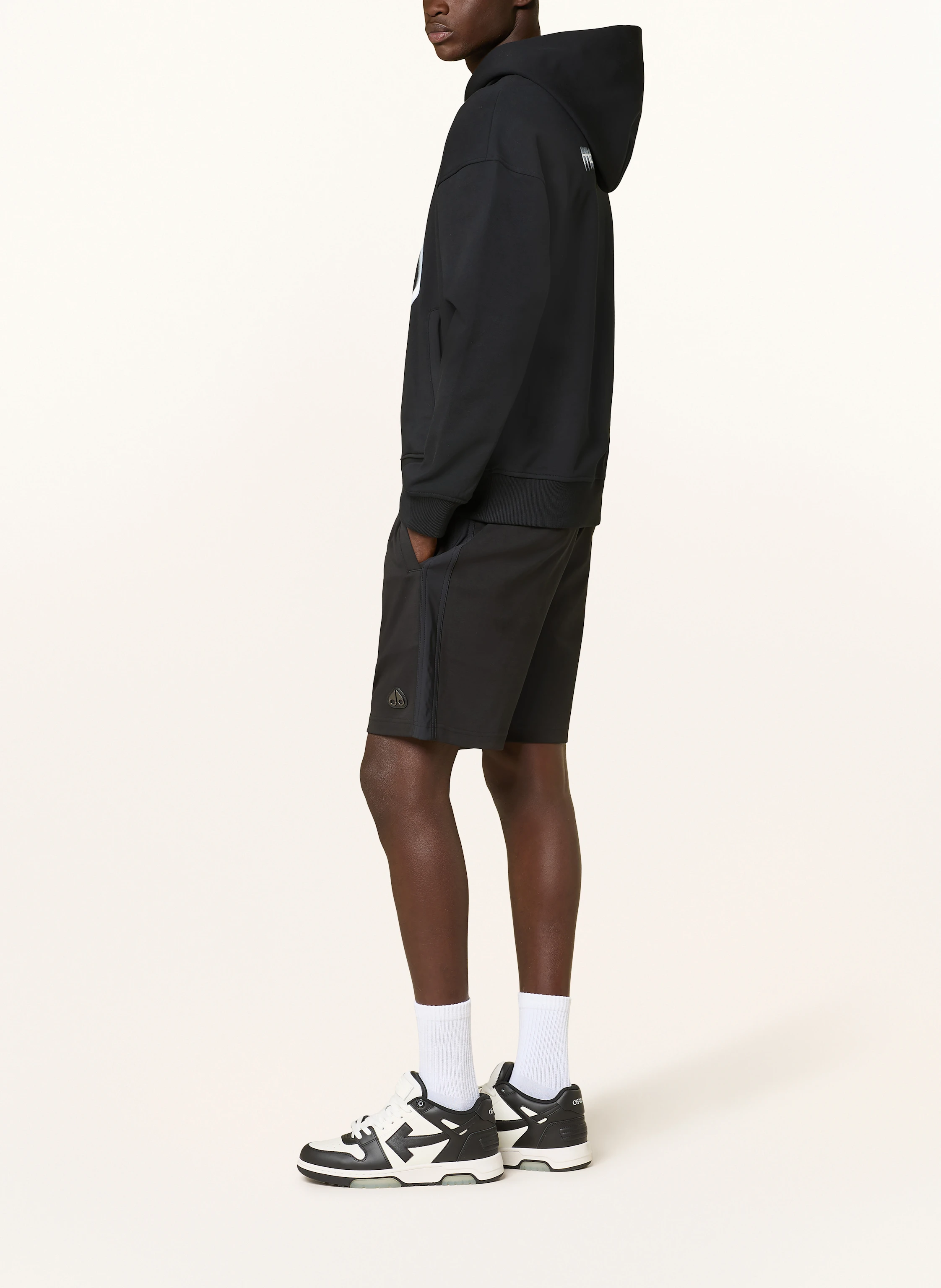 MOOSE KNUCKLES Sweatshorts DALON mit Galonstreifen