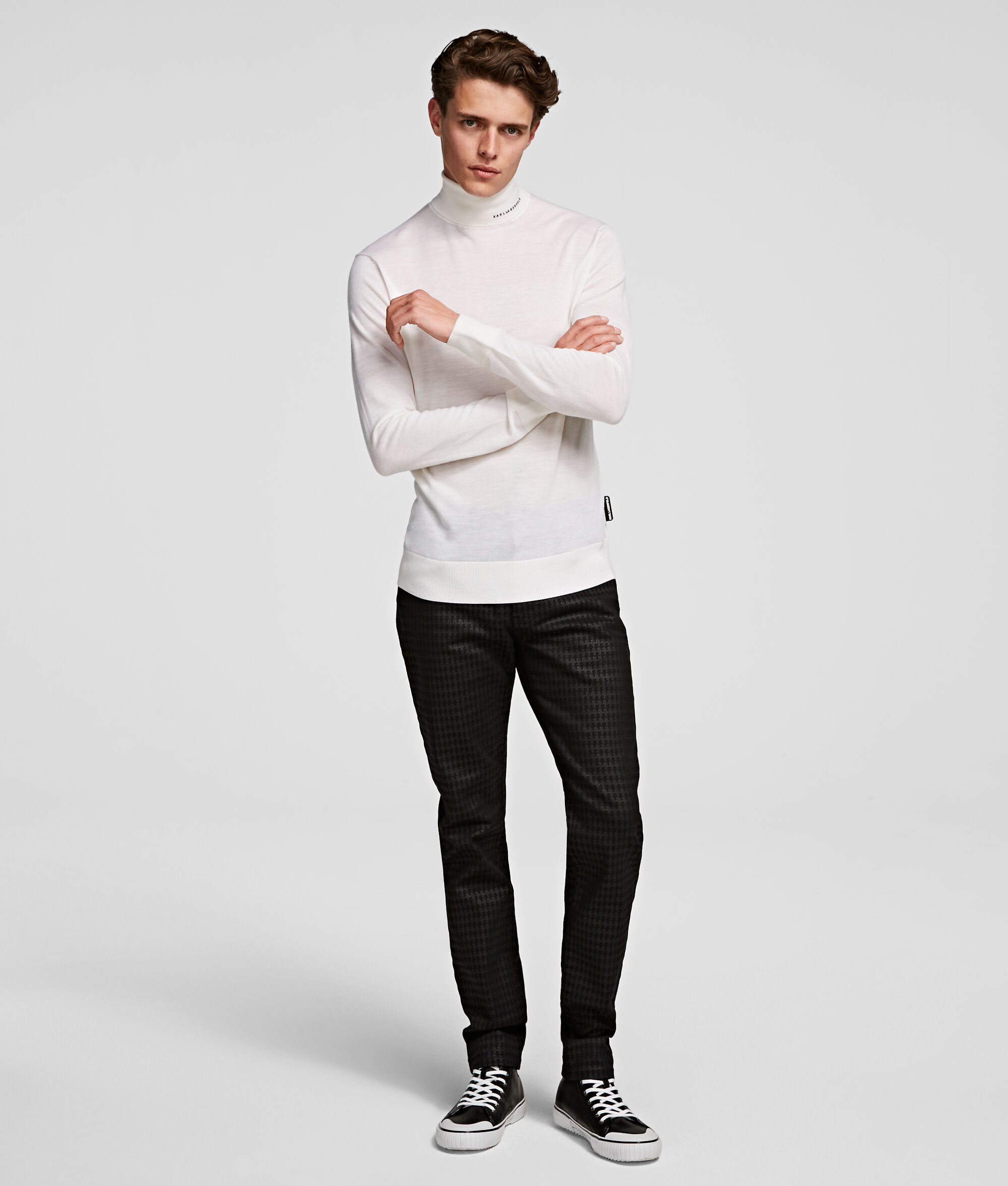 PULL EN LAINE MÉRINOS À COL ROULÉ