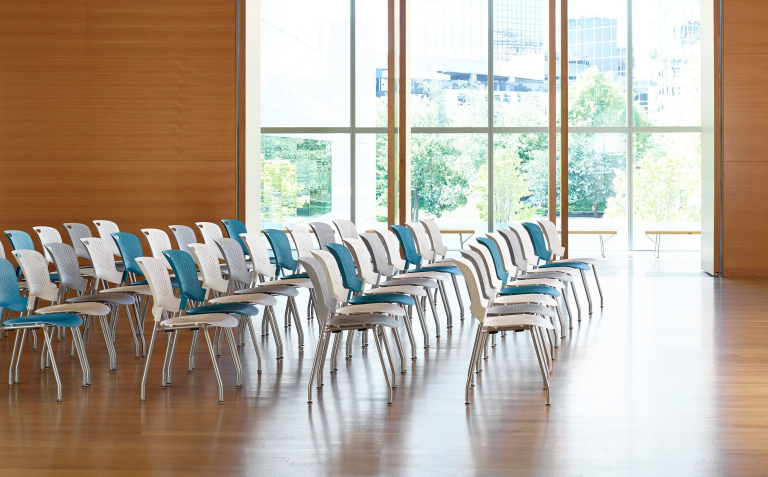 Herman Miller Caper stapelbare stoel zwart