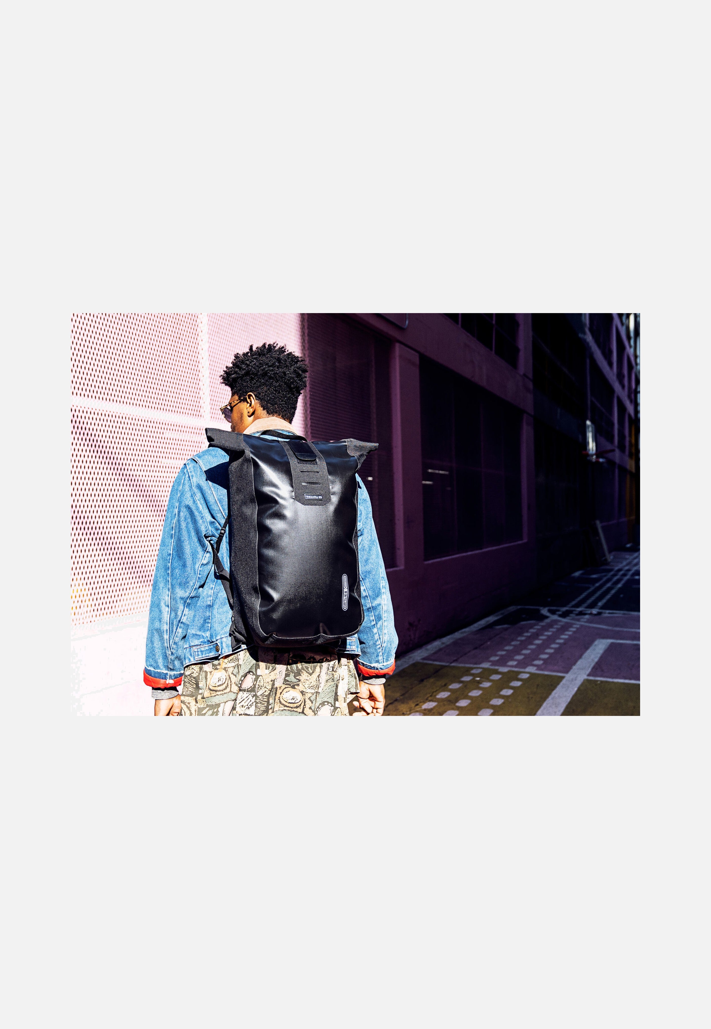 Velocity 23L Schwarz - Rolltop Rucksack