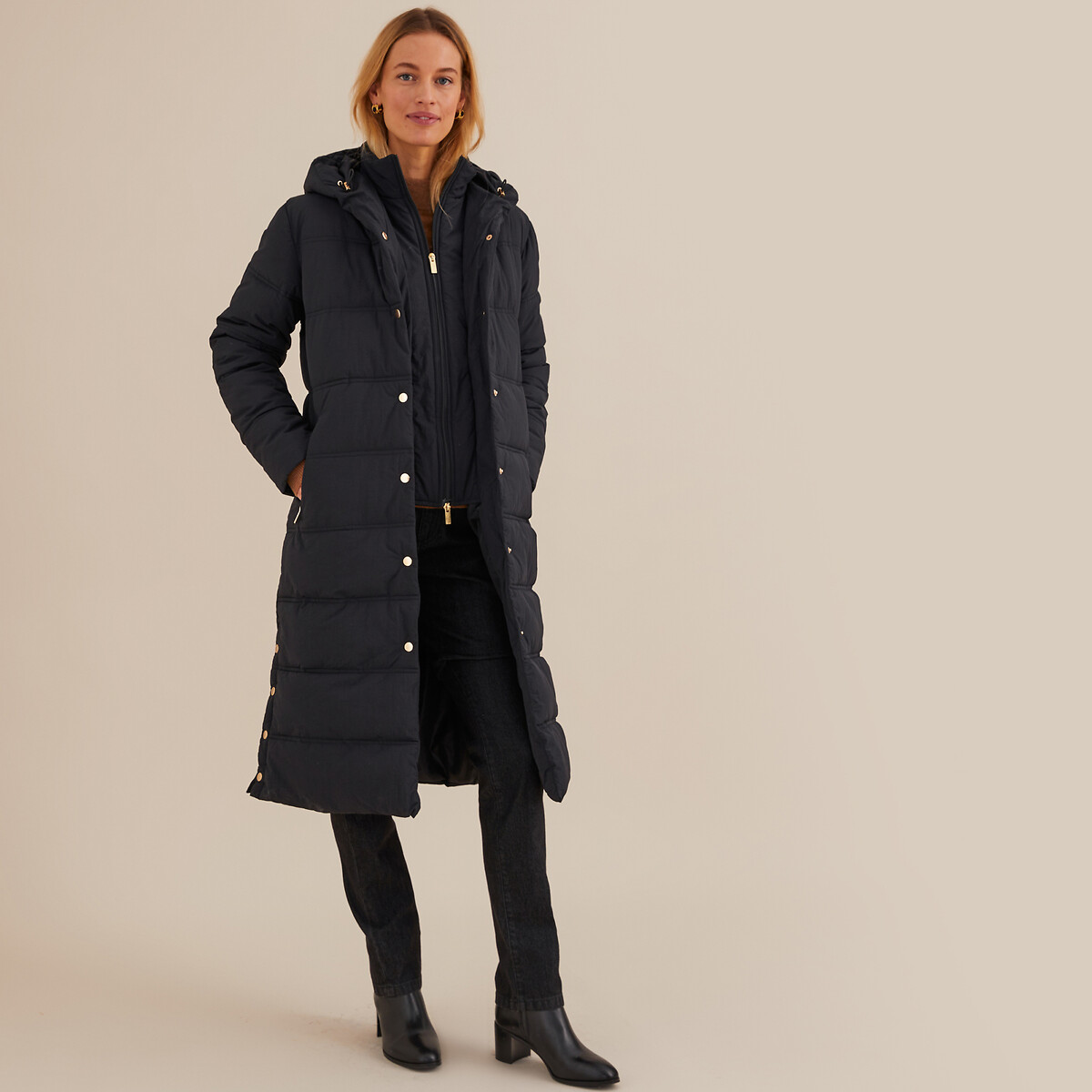 ANNE WEYBURN<br>Casaco comprido de penas com capuz fixo, perfeito para o inverno
